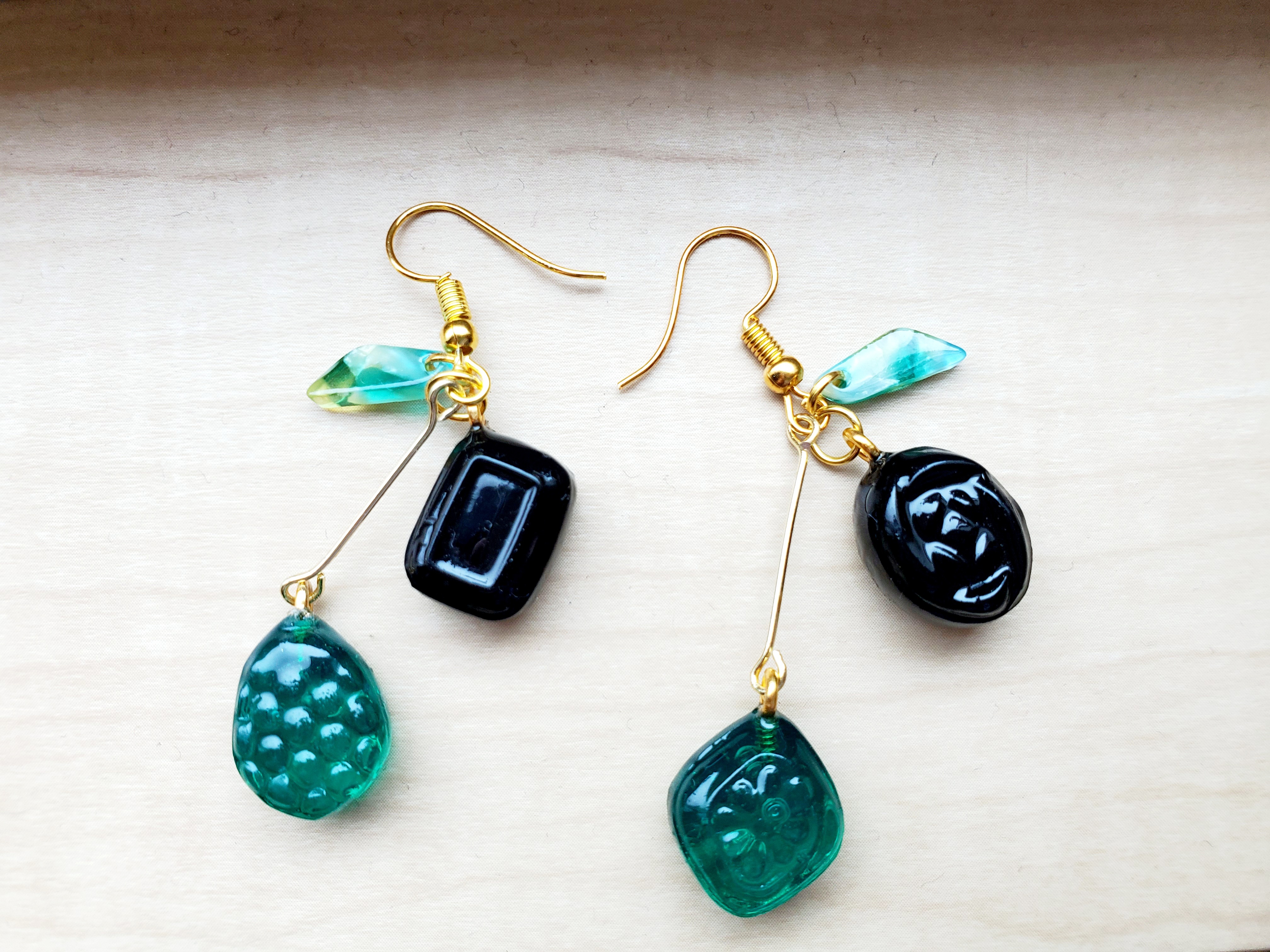 送料無料 ドロップ風ピアス イヤリング アクセサリー ハンドメイド レジン サクマドロップス 鬼滅の刃 炭治郎 Somoshop 送料無料 ドロップ風ピアス イヤリング アクセサリー ハンドメイド レジン サクマドロップス 鬼滅の刃 炭治郎 Somoshop
