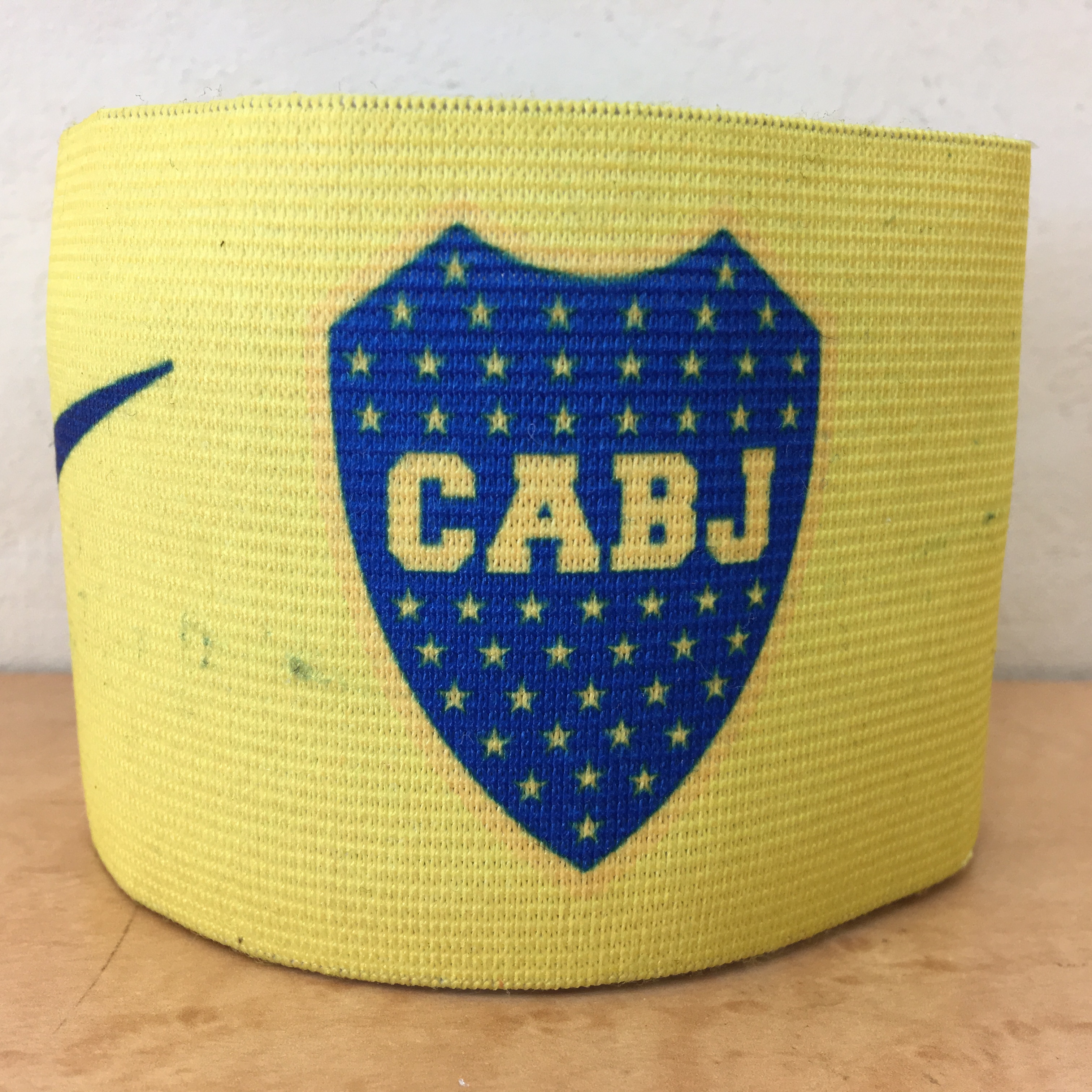 ボカ ジュニアーズ キャプテンマーク 2点 黄色 青 アクセサリー Boca アルゼンチン Freak スポーツウェア通販 海外ブランド 日本国内未入荷 海外直輸入