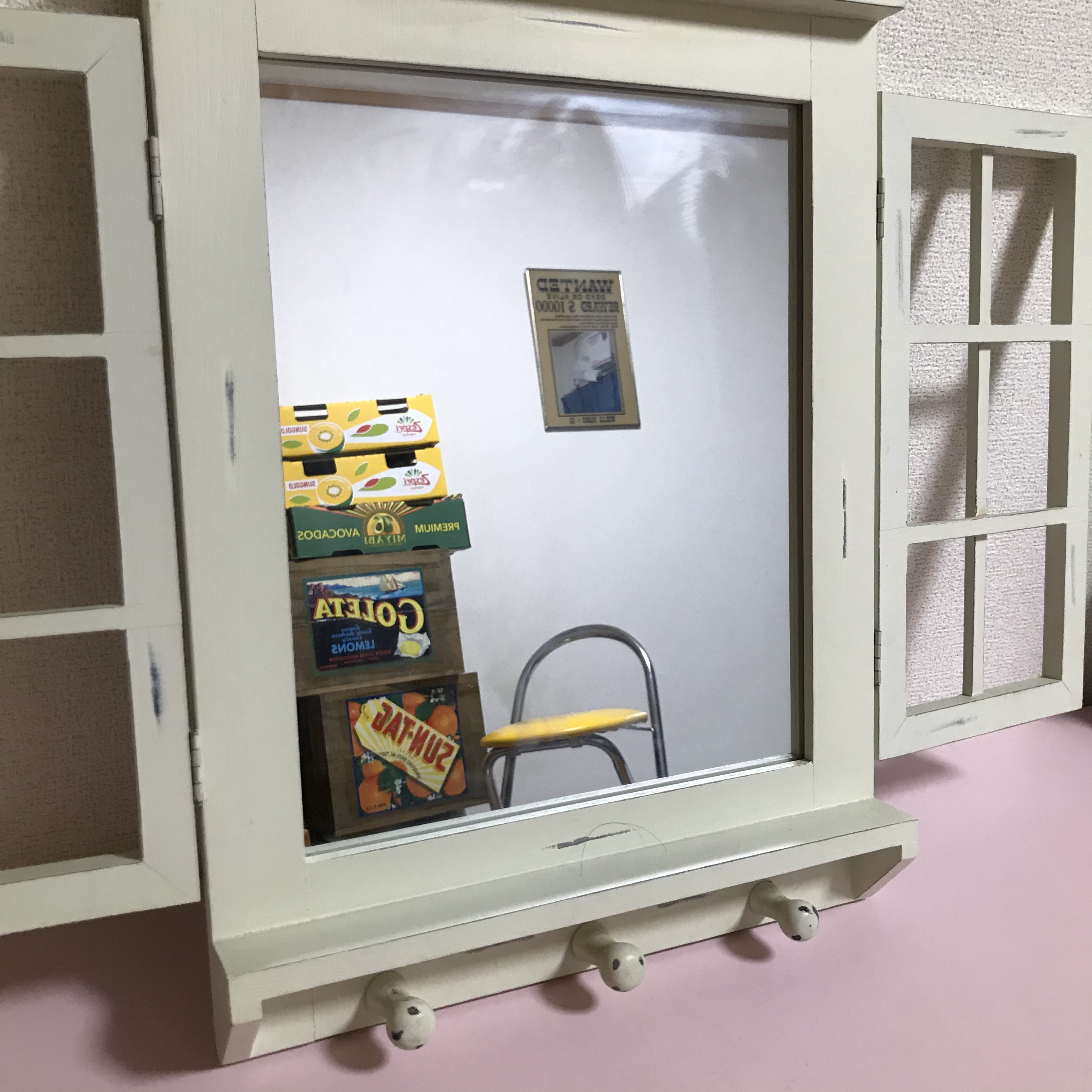 窓枠ミラー アンティーク調の鏡 アイボリー/ホワイト色 壁掛け可 おしゃれ ブリティッシュ風 ヨーロピアン雑貨 | Honey Antique