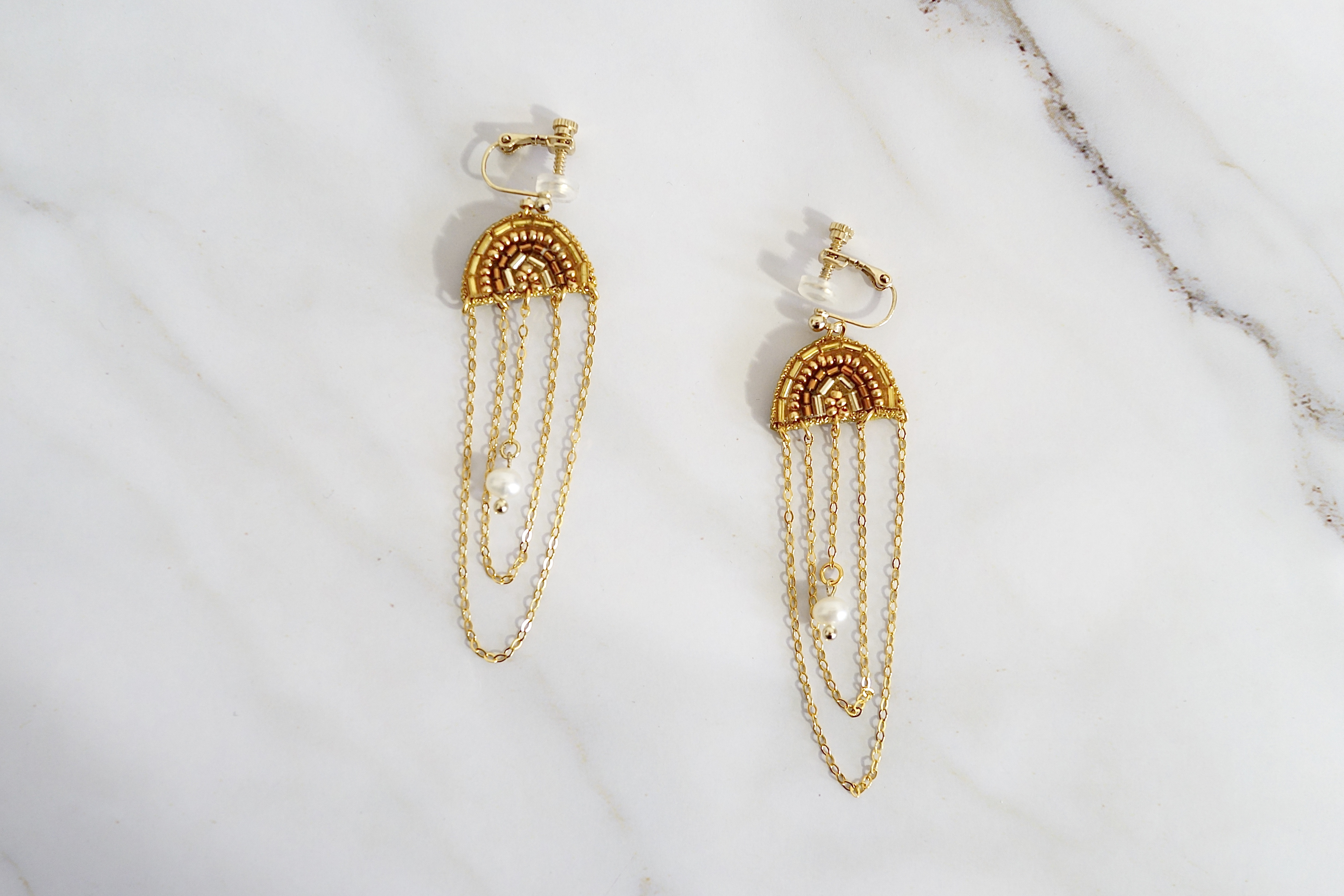 【刺繍ジュエリー】Half moon chain/gold *注文時にピアスorイヤリングお選びいただけます