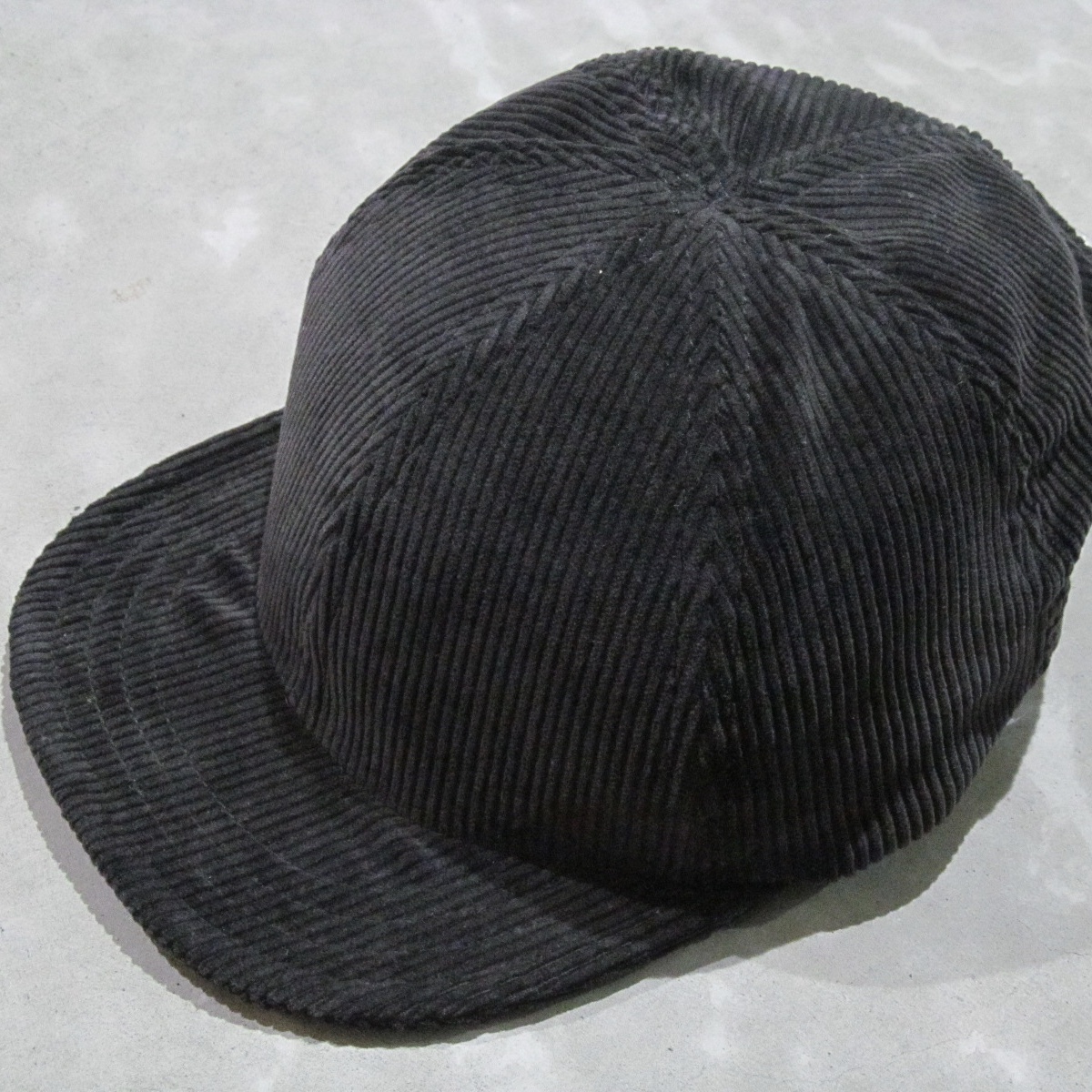 levis black cap