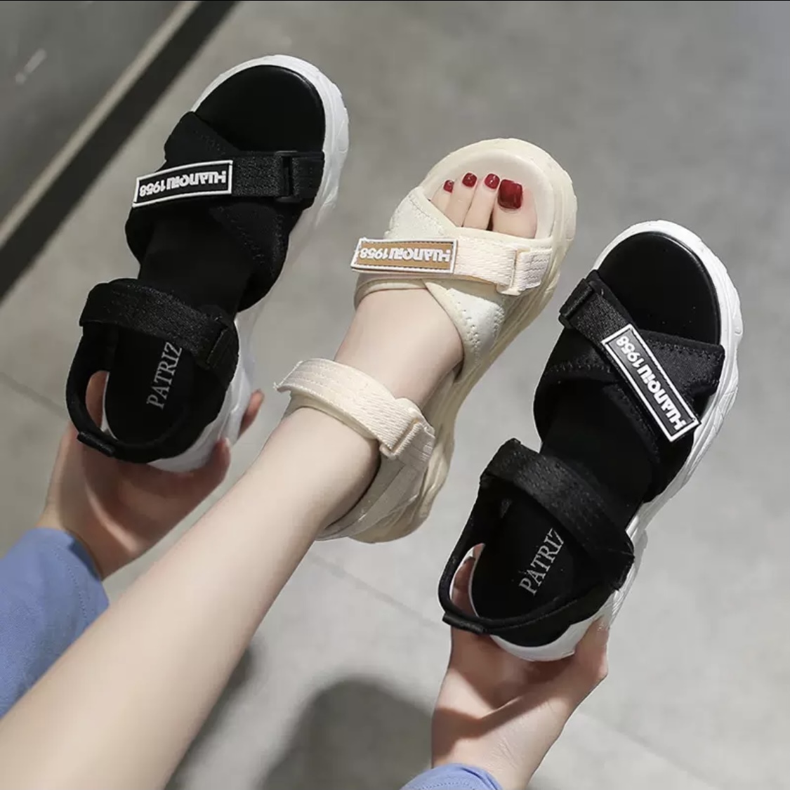 モノトーンサマーサンダル B1015 Berna