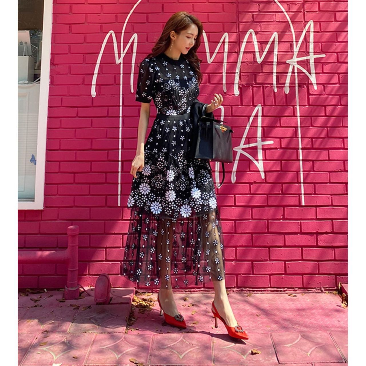 春夏 ドレス ワンピース ロングドレス 花柄 半袖 透け感 ブラック ミモレ丈 エレガント パーティ 二次会 街角のカフェテラス