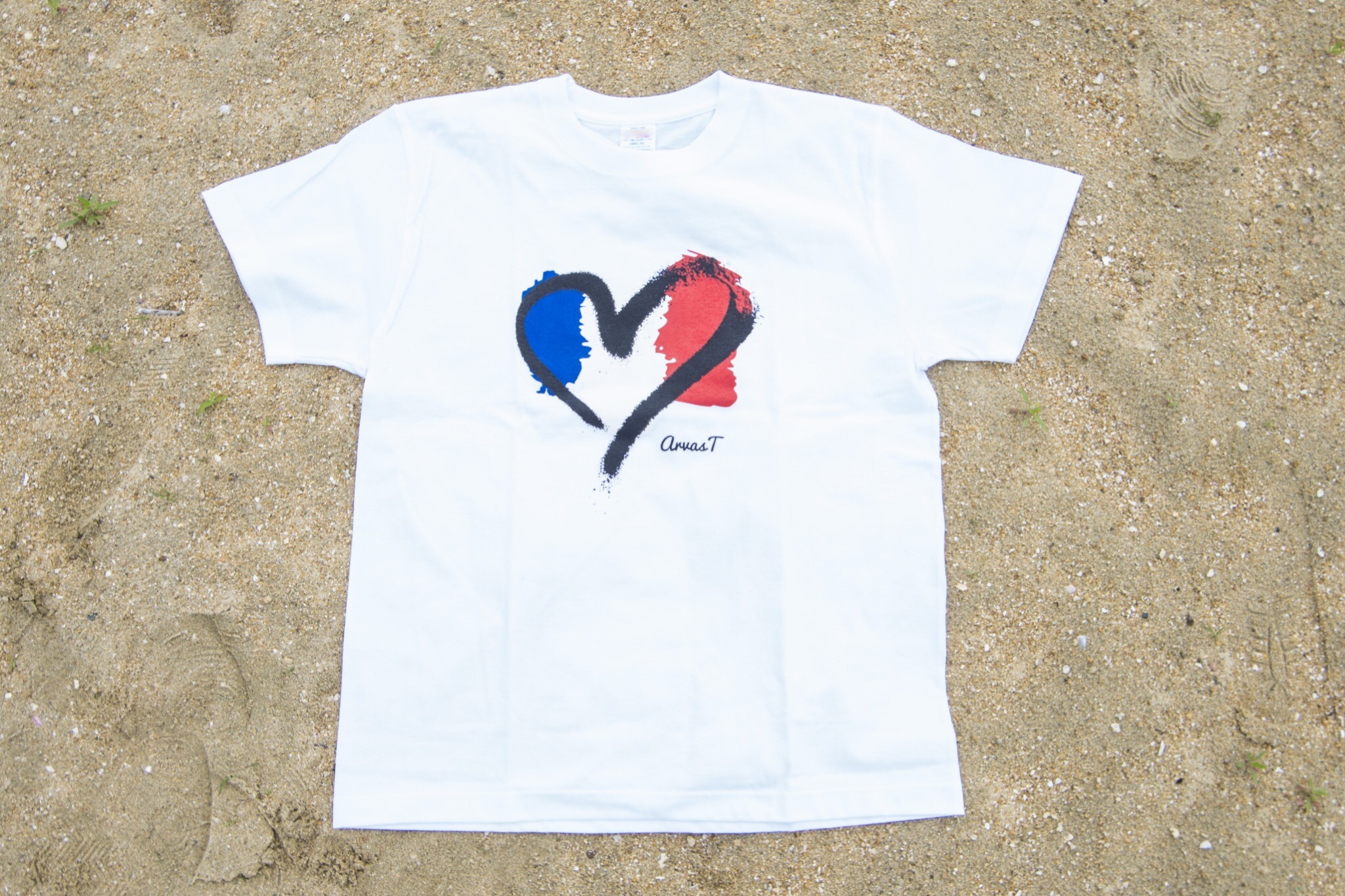t shirt with heart logo