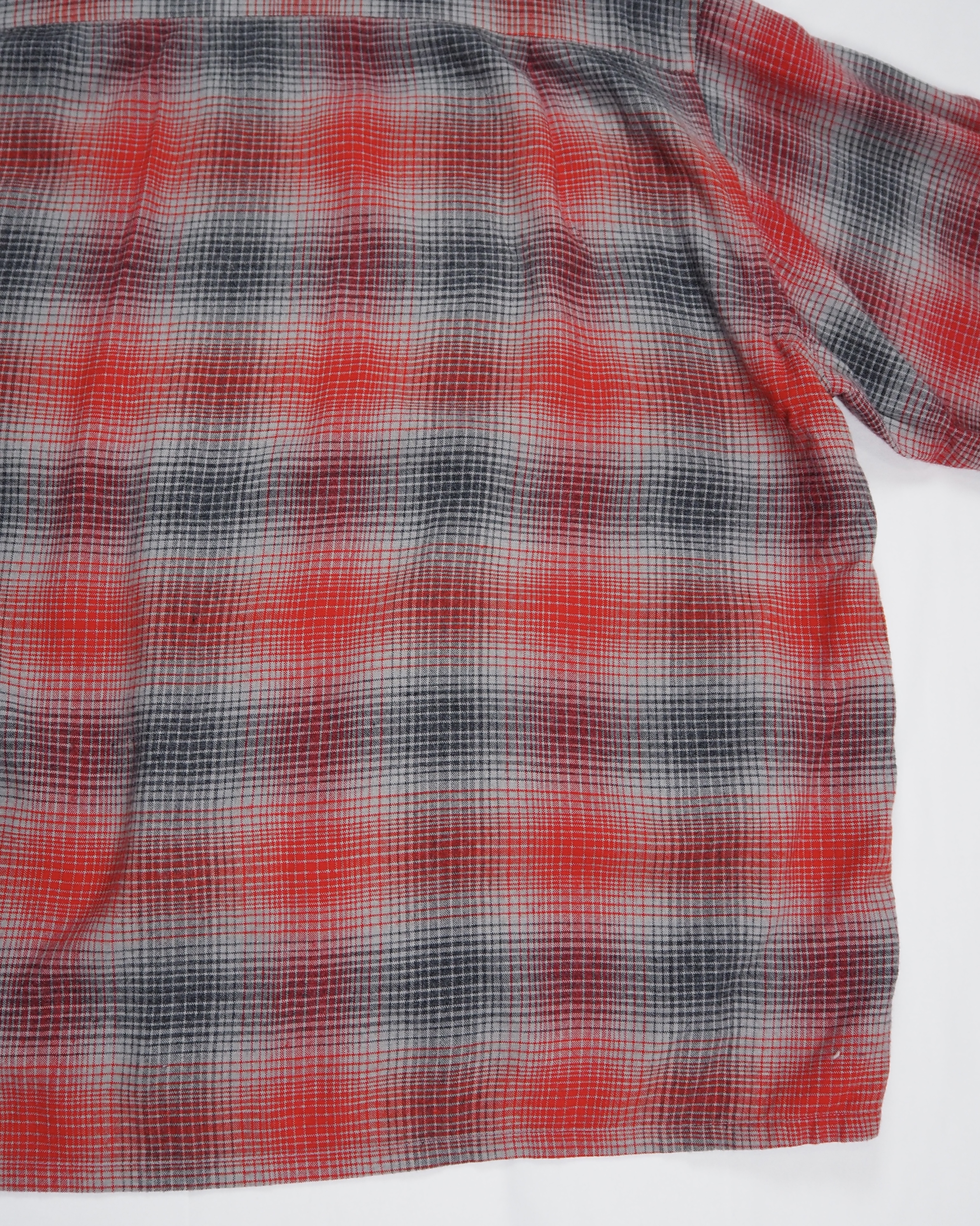 【5/6(水) 20:00入荷】60’s レーヨンオンブレシャツ レッド×グレー の画像 13