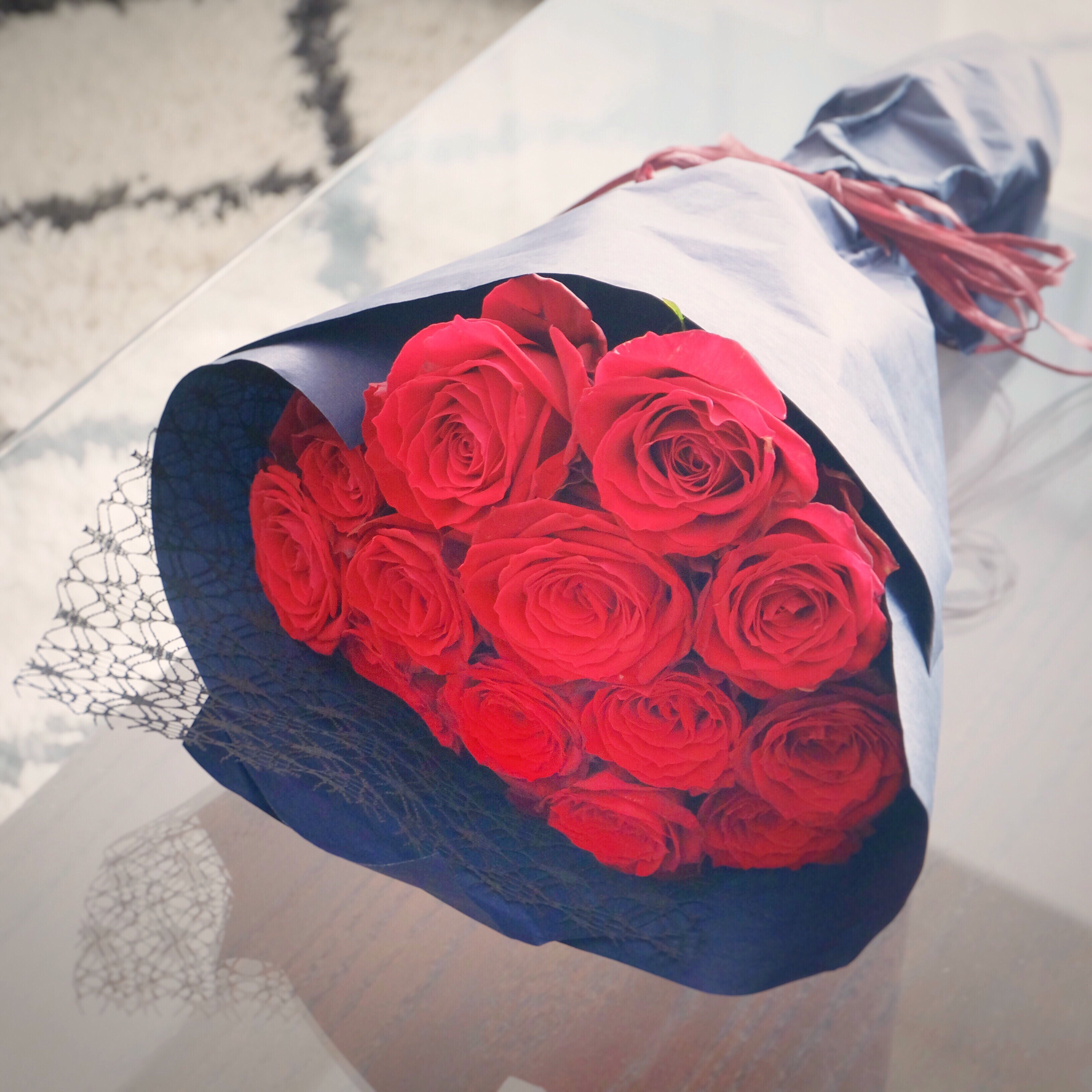 バラの花束 12本 赤 プロポーズ 結婚記念日におすすめ ダズンローズ 愛妻家の花屋 はなぷれ