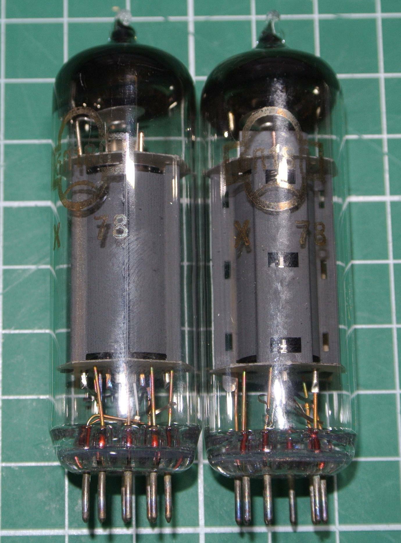 日本にはまだ少ない 激安2本セット ロシア軍球 6П18П 6P18P 6DY5 EL82 優しく使えば6BQ5 互換球 | TAMAROYA 球露屋