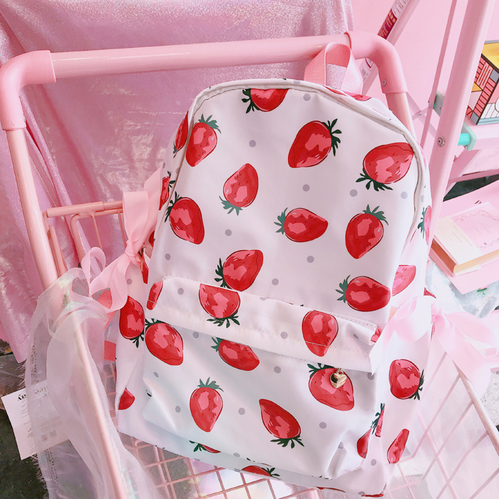 いちご総柄リュック バックパック リボン付き 通学バッグ 大容量 ロリータ ゆめかわ 個性的 春夏 トレンド More Lluze モア ルーゼ