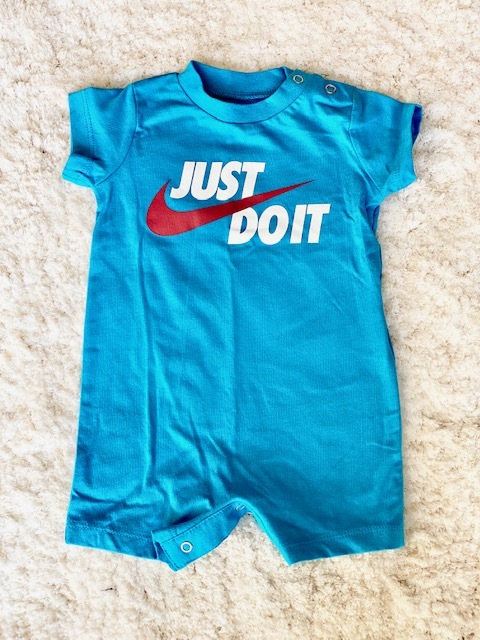 Nike ナイキ ベビー ロゴ ロンパース 0 3か月 ブルー 半袖 Tシャツ スポーティー コットン100 ボーイズ 男の子 Baby 乳児 赤ちゃん 春服 夏服 インポート 海外輸入 出産祝い 誕生日 贈り物 プレゼント ギフト Puahawaii