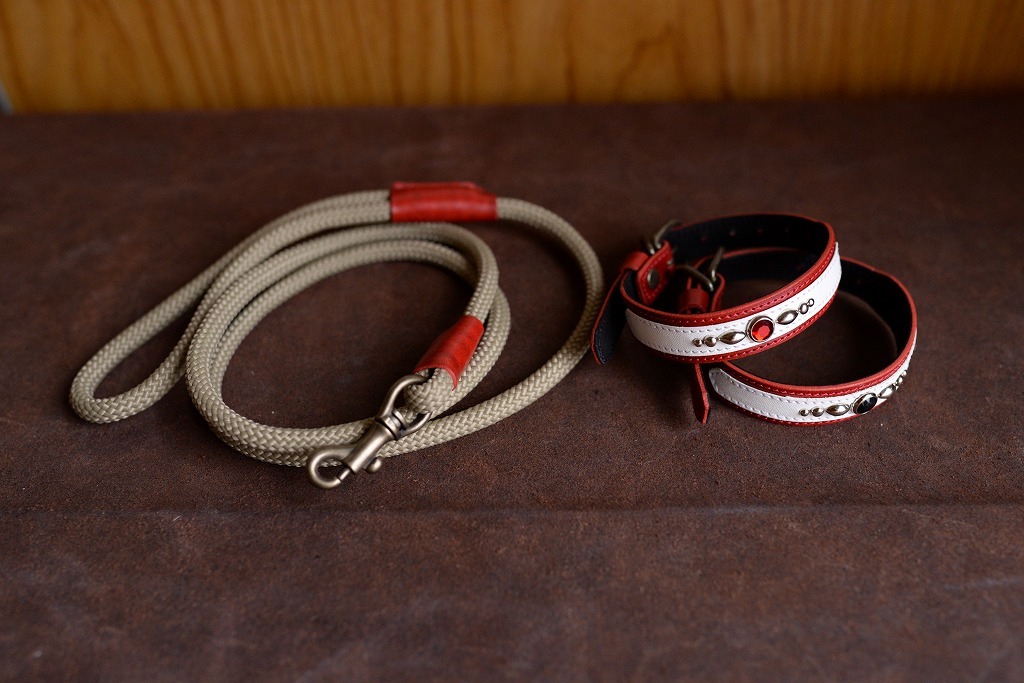 深い赤の革の首輪と登山用のロープを使ったリードのセット S Sr2l3bb 犬の首輪ブランド アリノハネドッグス