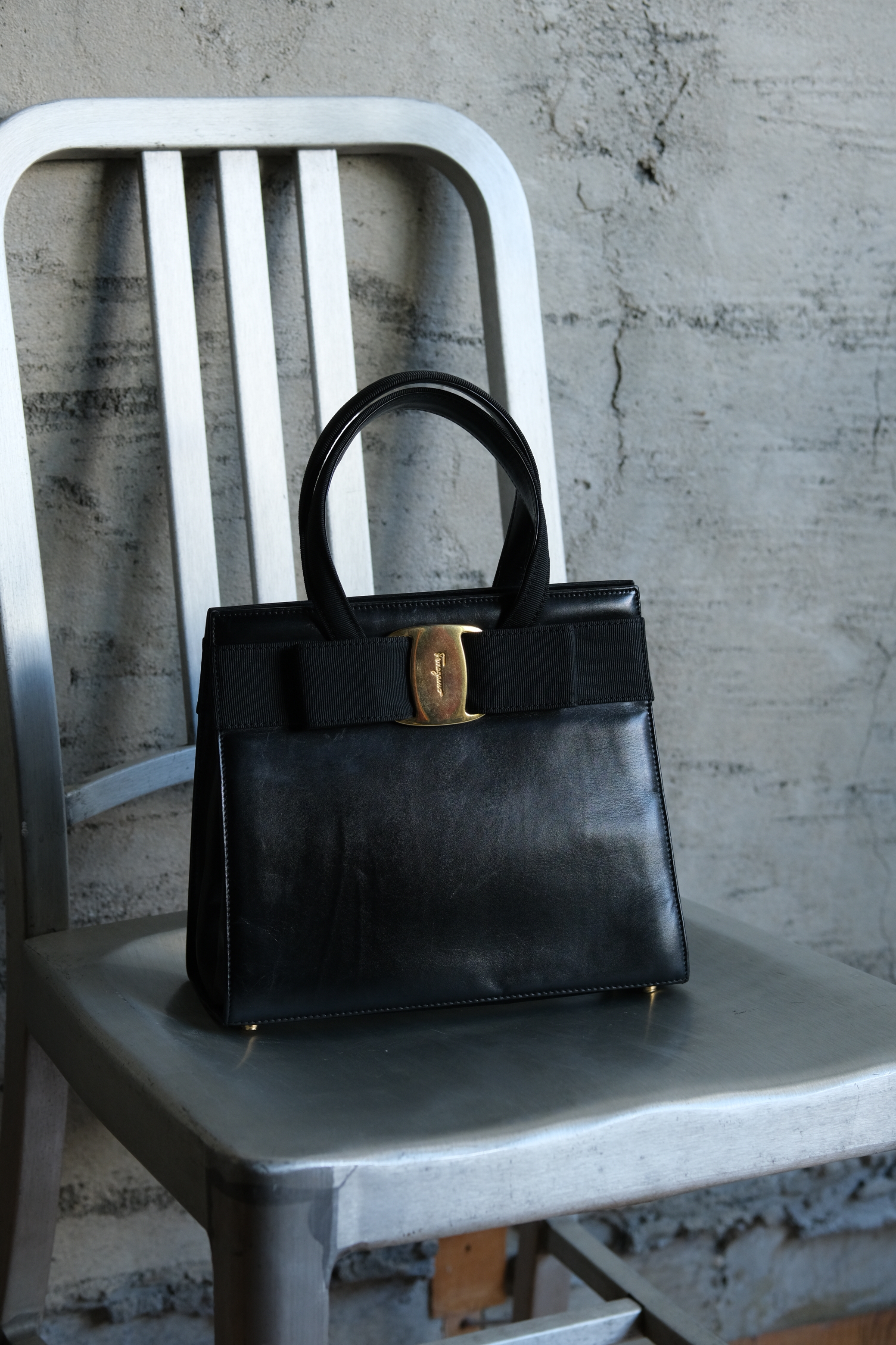 IORI/"Salvatore Ferragamo" hand bag/ Vara/