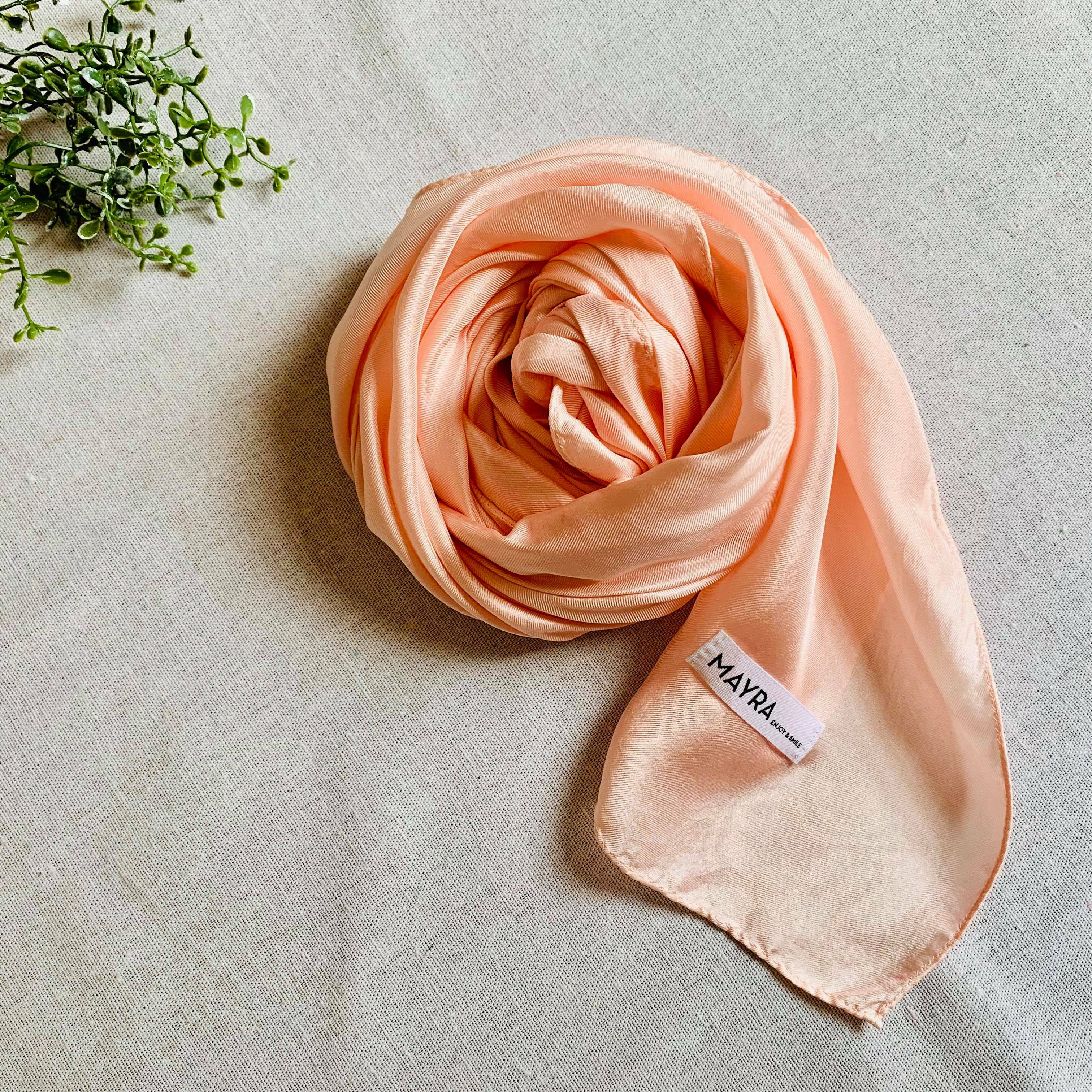 Unisex 茜染シルクスカーフ 桜色 日本製シルク 大判 Mayra