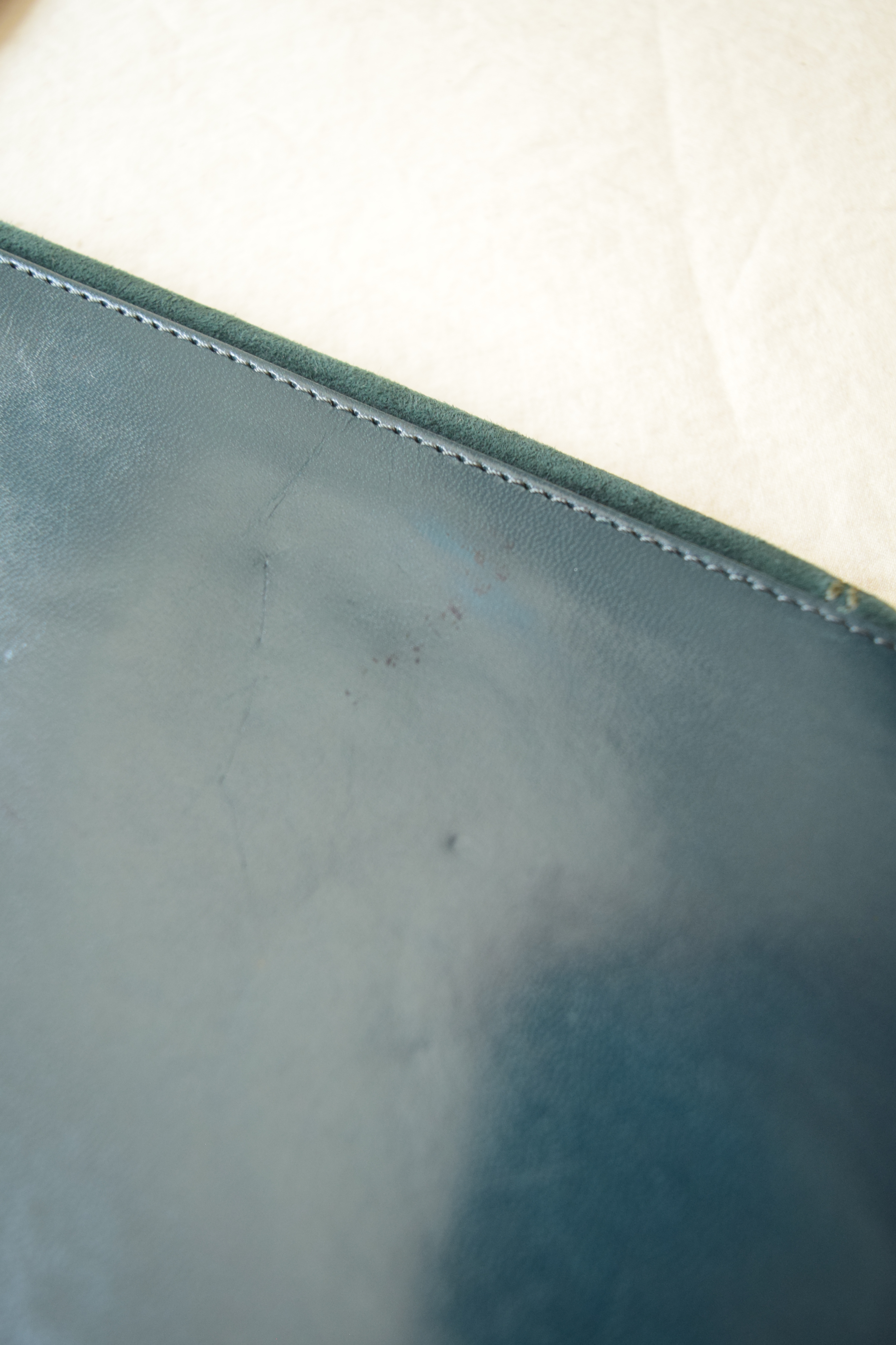 Suede shoulder bag -green- の画像 8