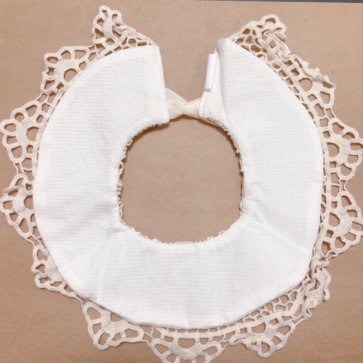 送料無料 Baby付け襟 ベビースタイ コットンレース ホワイト ベージュ 子供 出産祝い ギフト こどもふくのお店 Tigtig