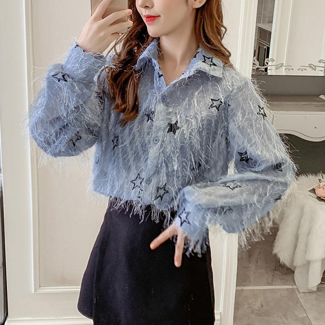 ユニーク 全面フリンジ スタープリント ボリューム袖 フロントボタン ブラウス シャツ 長袖 タッセル ふわふわ 起毛 シースルー 透け感 かわいい 星 レイヤード 重ね着 インナー ロングスリーブ 白黒青水色 ランダム おしゃれ レディース 10代 代 Kk081 Selectshop Lilly