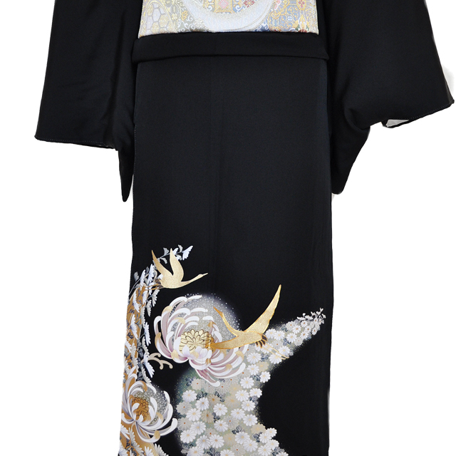 ワイドサイズ(トール&ワイド)■黒留袖レンタル■白銀乱菊金彩鶴kurow1【往復送料無料】 - 画像1