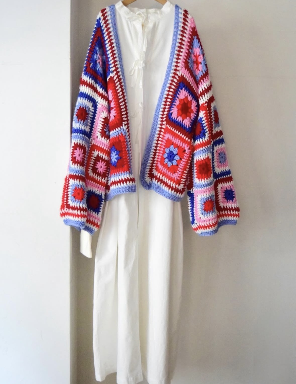 Crochet granny square cardigan の画像 2