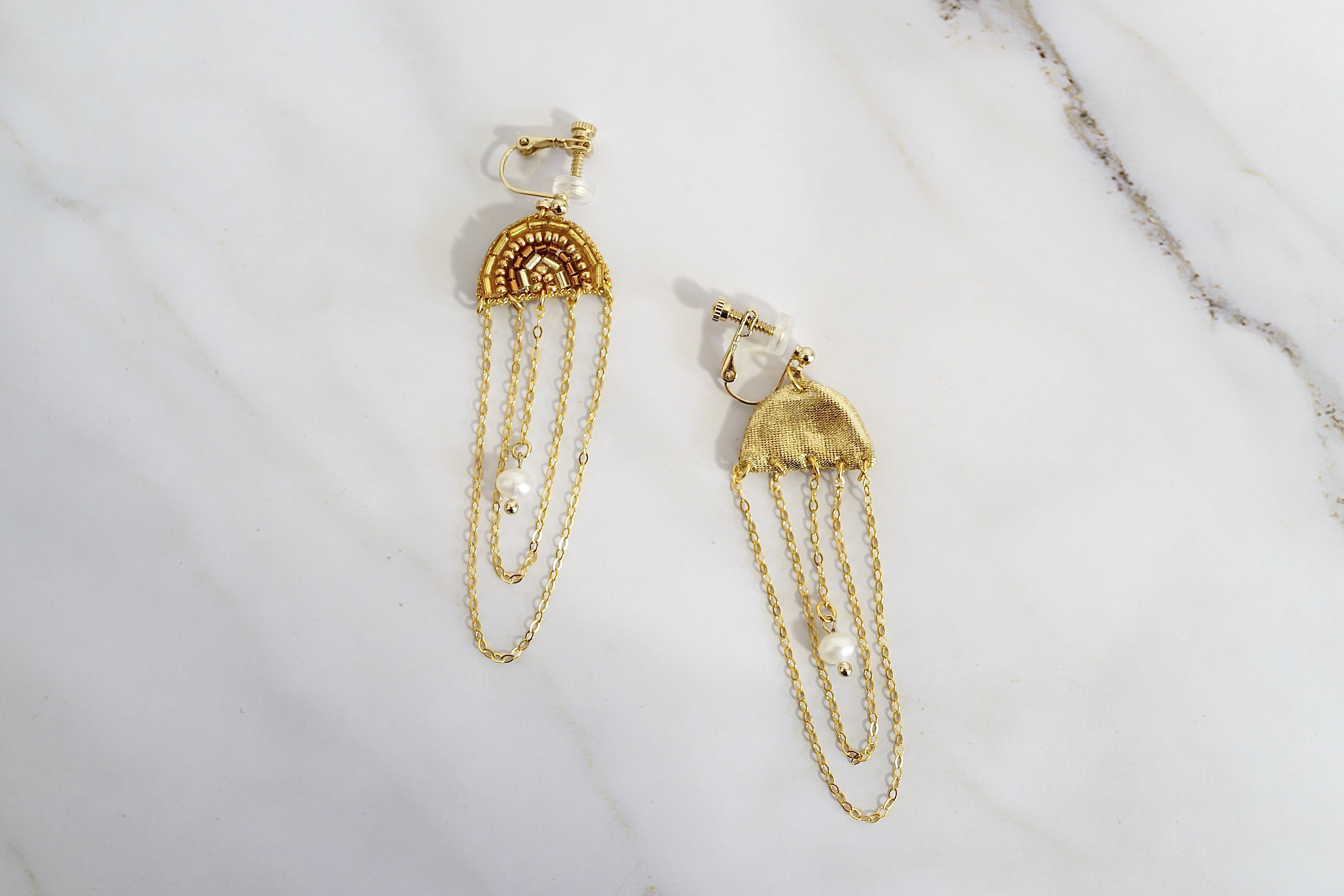 【刺繍ジュエリー】Half moon chain/gold *注文時にピアスorイヤリングお選びいただけます