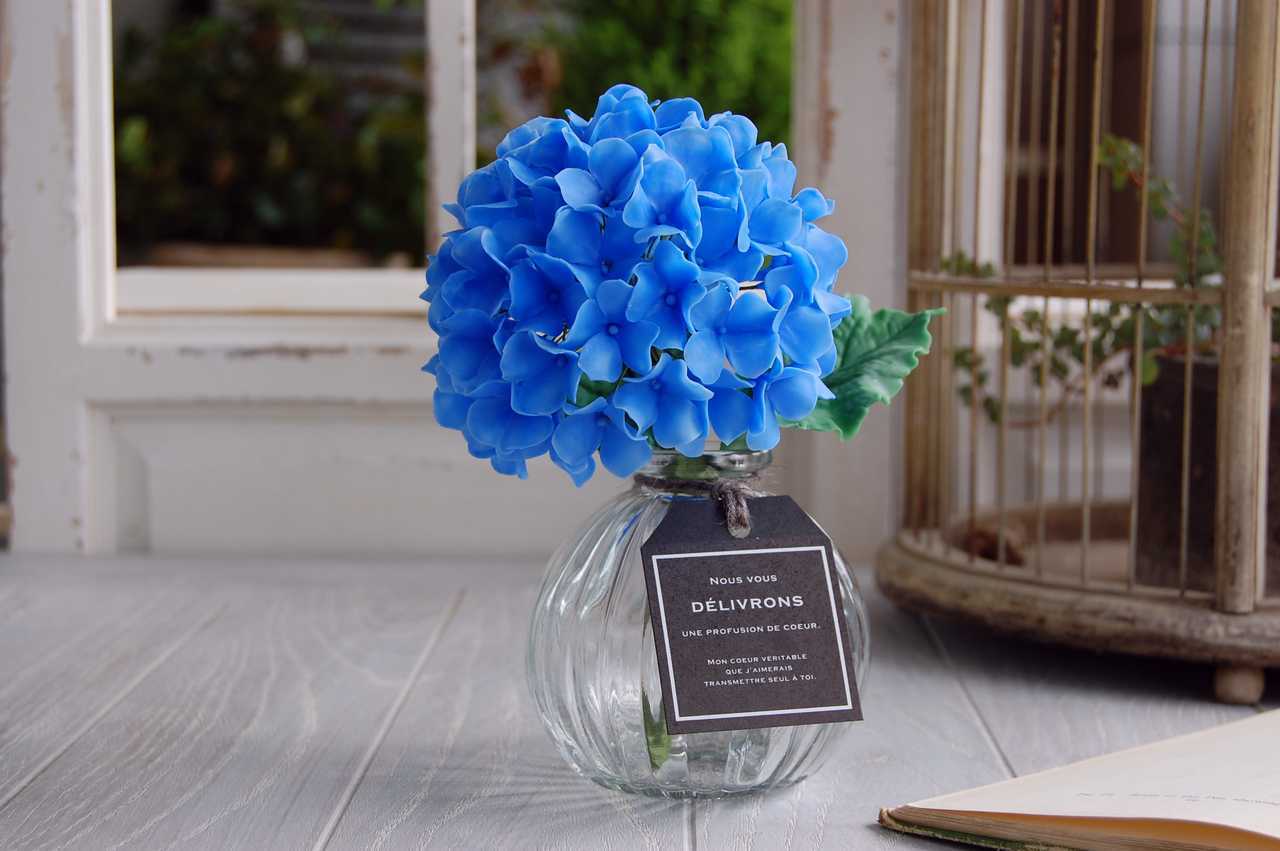 紫陽花をぽってりガラスボトルに飾って ブルー 高さ約16センチ A392 Oldfantasy 紫陽花をぽってりガラスボトルに飾って ブルー 高さ約16センチ A392 Oldfantasy