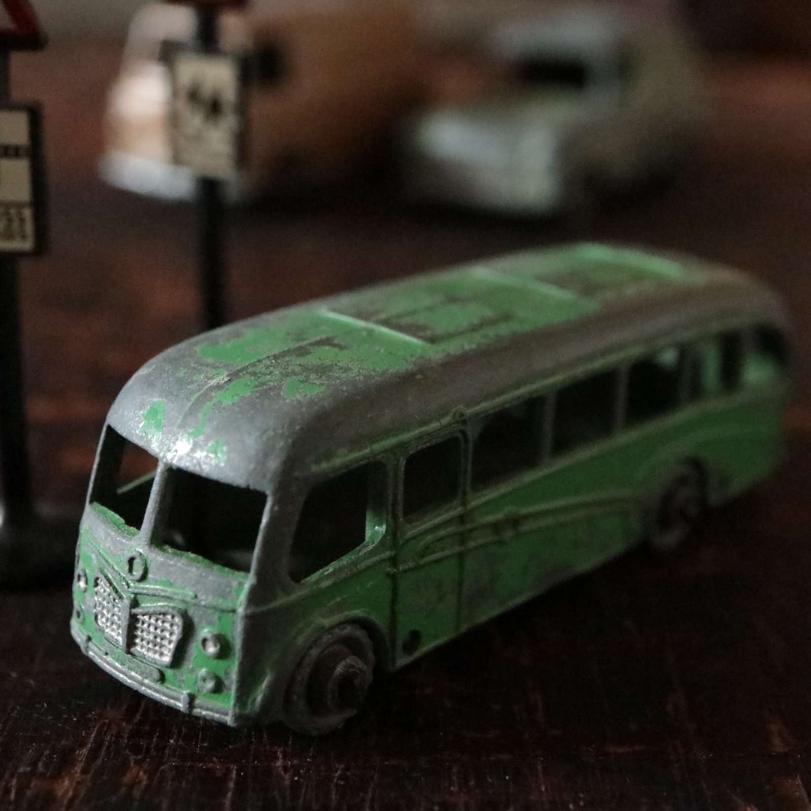 lesney bus