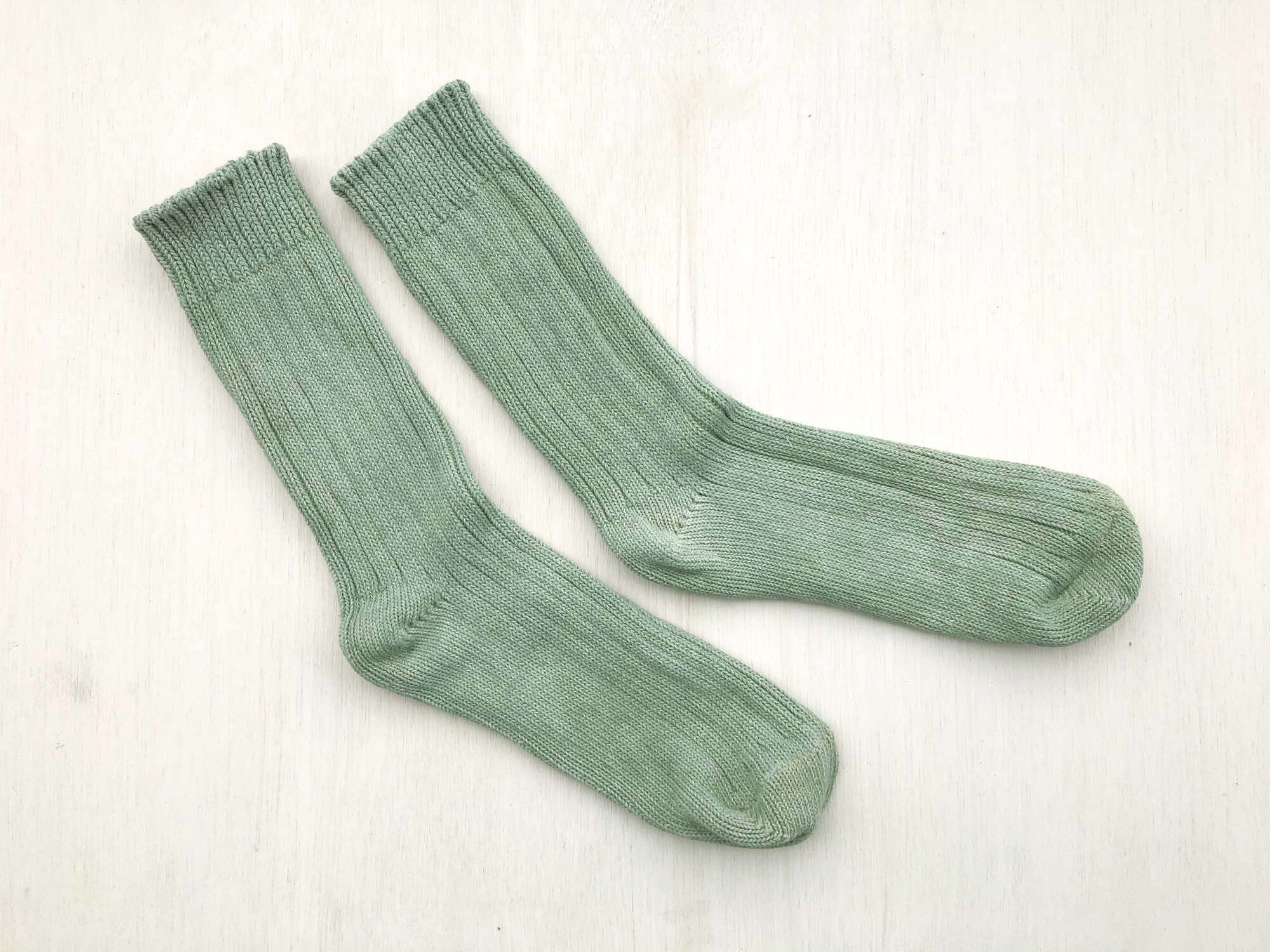 土と植物の靴下 Yamatsumiwatatsumi ホーリーバジル Yutakanairo