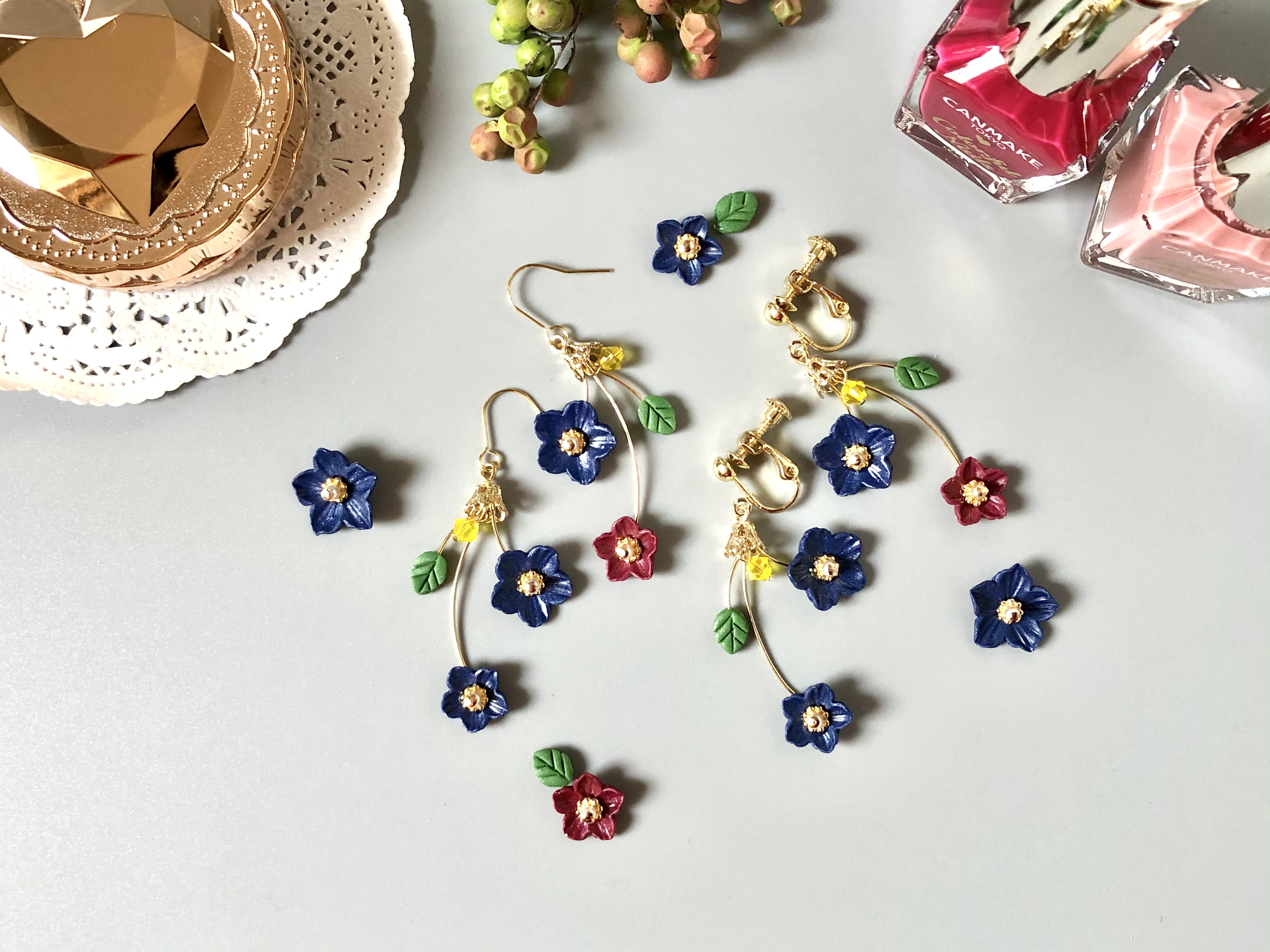 カジュアルにもフォーマルにも ネイビー ボルドーお花のピアスorイヤリング 金属アレルギー対応 ポリマークレイ オーブン粘土 樹脂粘土 Petit Love プチラブ カジュアルにもフォーマルにも ネイビー ボルドーお花のピアスorイヤリング 金属アレルギー対応 ポリマークレイ オーブン粘土 樹脂粘土 Petit Love プチラブ