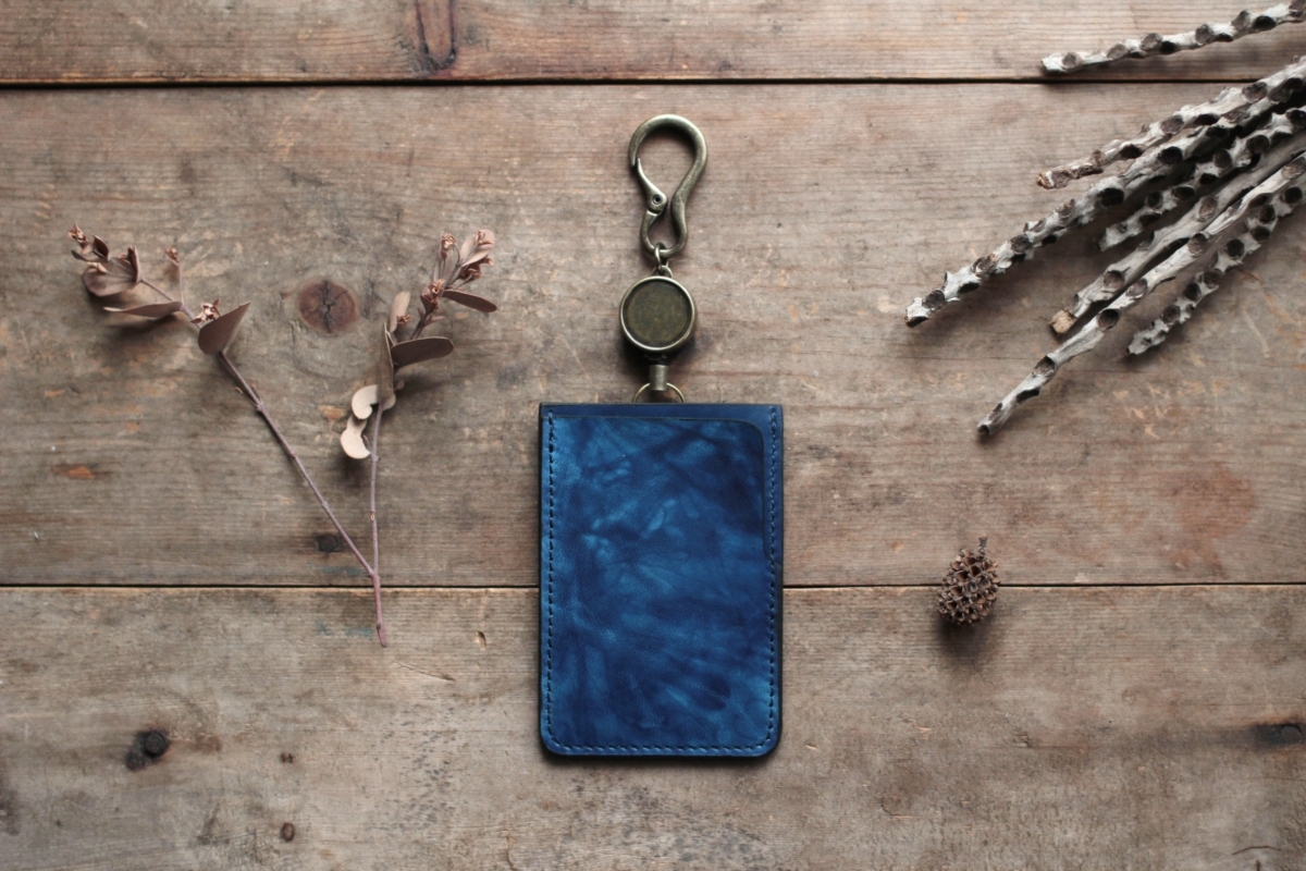 藍染革 Migaki リール付icカード パスケース 海光 Enku Onlineshop