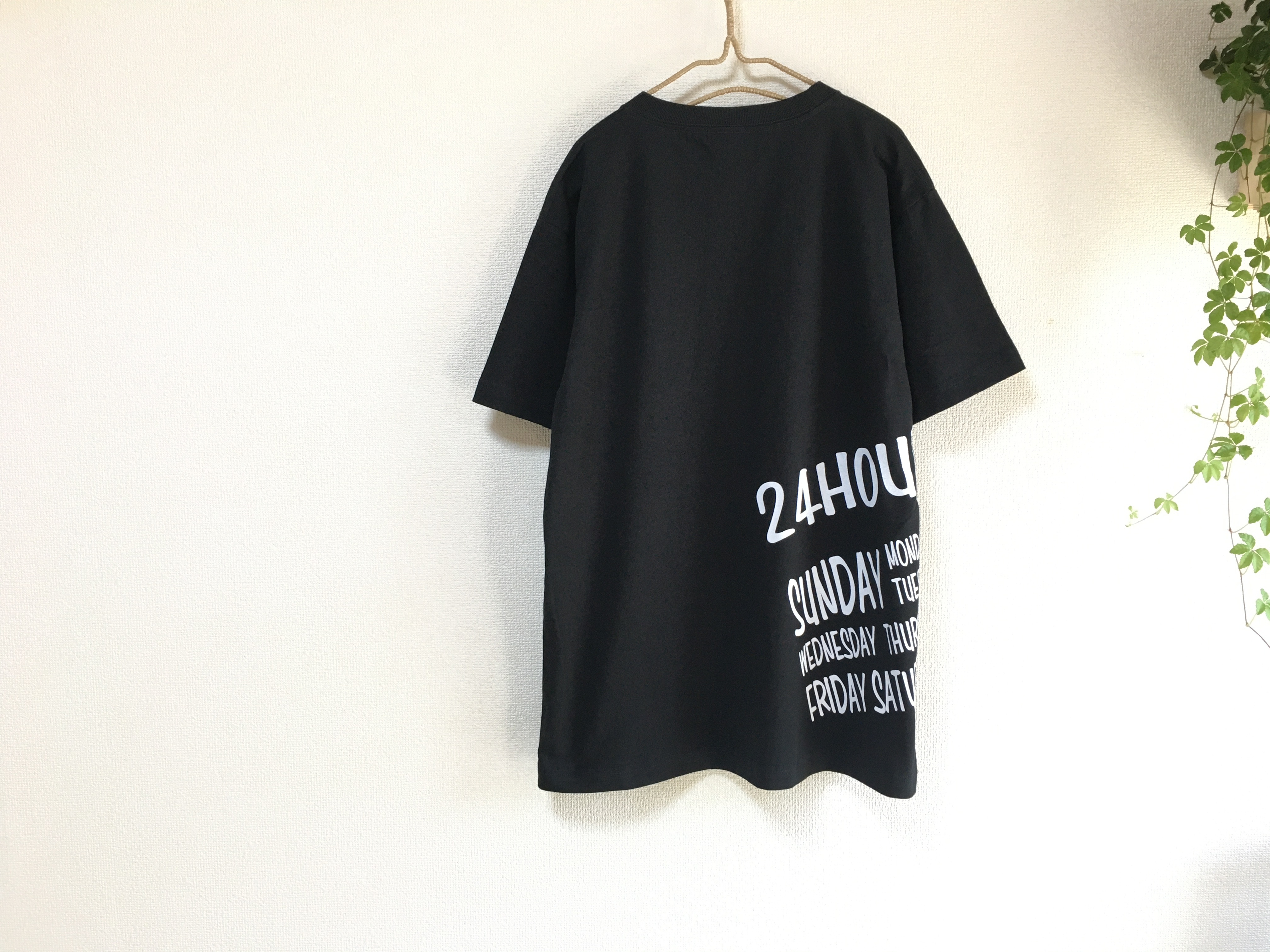 24 7ロゴサイドプリント メンズｔシャツ ブラック Tシャツ