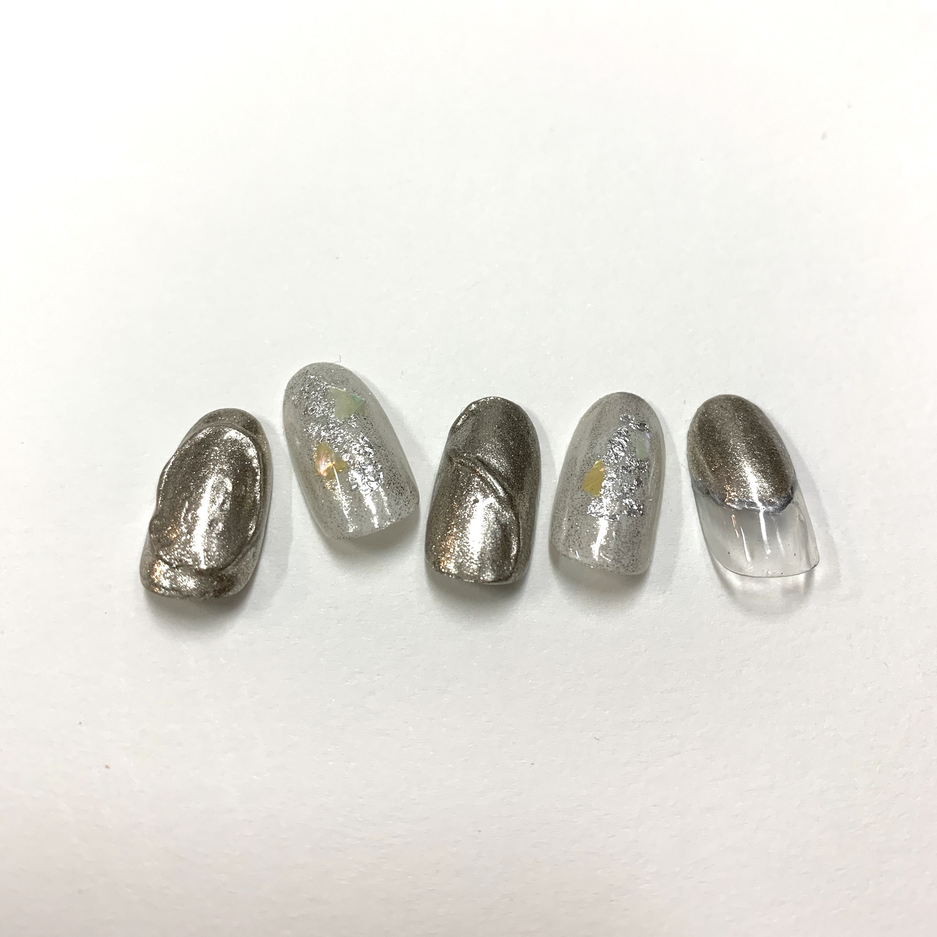 メタリックシルバーネイル Loveaul Nails メタリックシルバーネイル Loveaul Nails