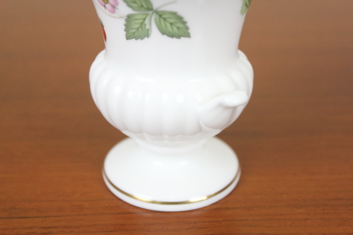 ウェッジウッド ワイルドストロベリー フラワーベース 花瓶 ヴィンテージ Epoca ウェッジウッド ワイルドストロベリー フラワーベース 花瓶 ヴィンテージ Epoca