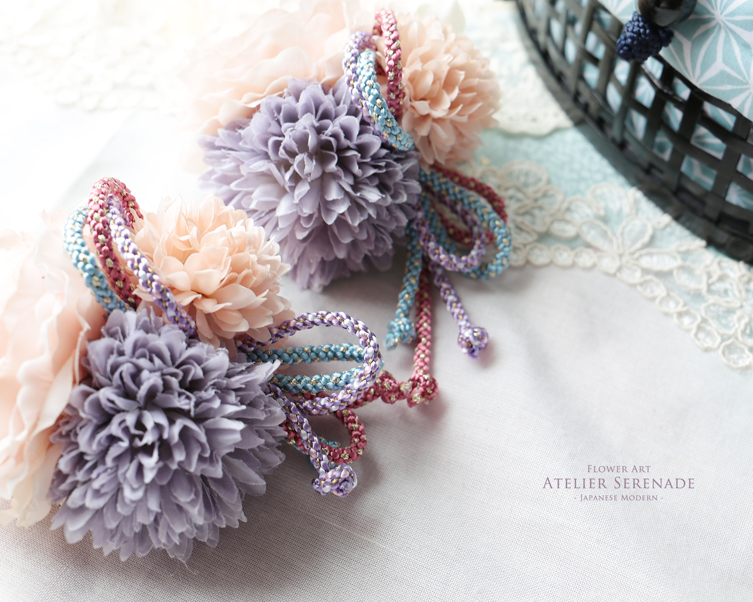 和モダン花飾り 結びリボンとラナンキュラスのヘッドドレス Milky Pink Atelier Serenade ナチュラル 大人可愛いフラワー雑貨