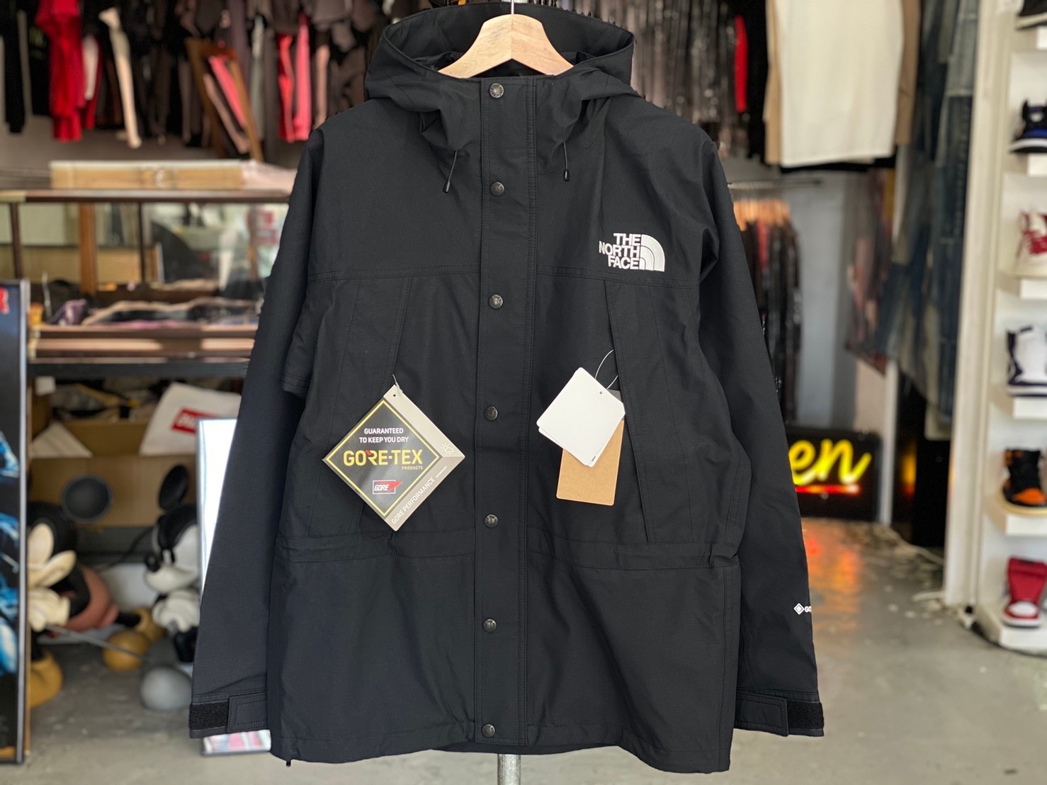 The North Face Mountain Light Jacket Black Np114 Medium 0ji8764 Brand Buyers Osaka The North Face Mountain Light Jacket Black Np114 Medium 0ji8764 Brand Buyers Osaka