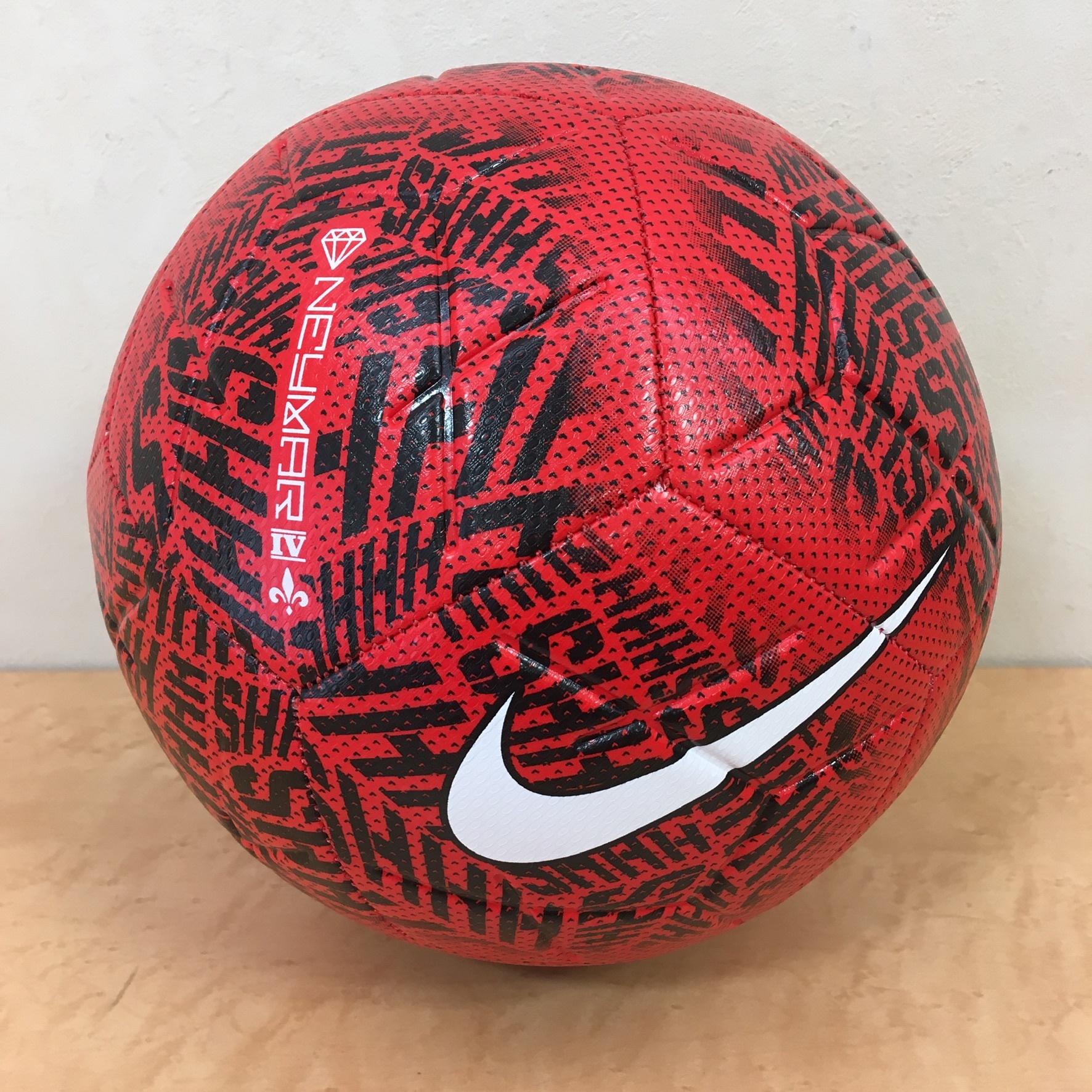 Nike ナイキ Neymar ネイマール Shhh ストライク 5号球 チャレンジレッド Freak スポーツウェア通販 海外ブランド 日本国内未入荷 海外直輸入