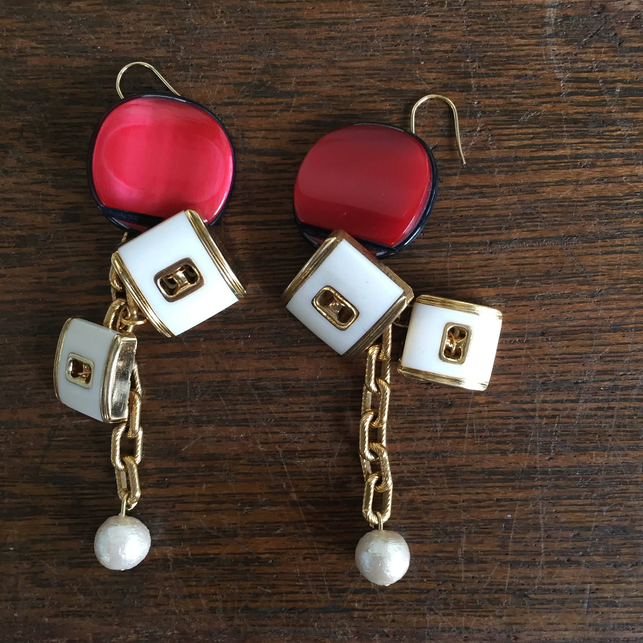 レディな赤レトロボタンピアス Vintage Button Vintage Part U Alt