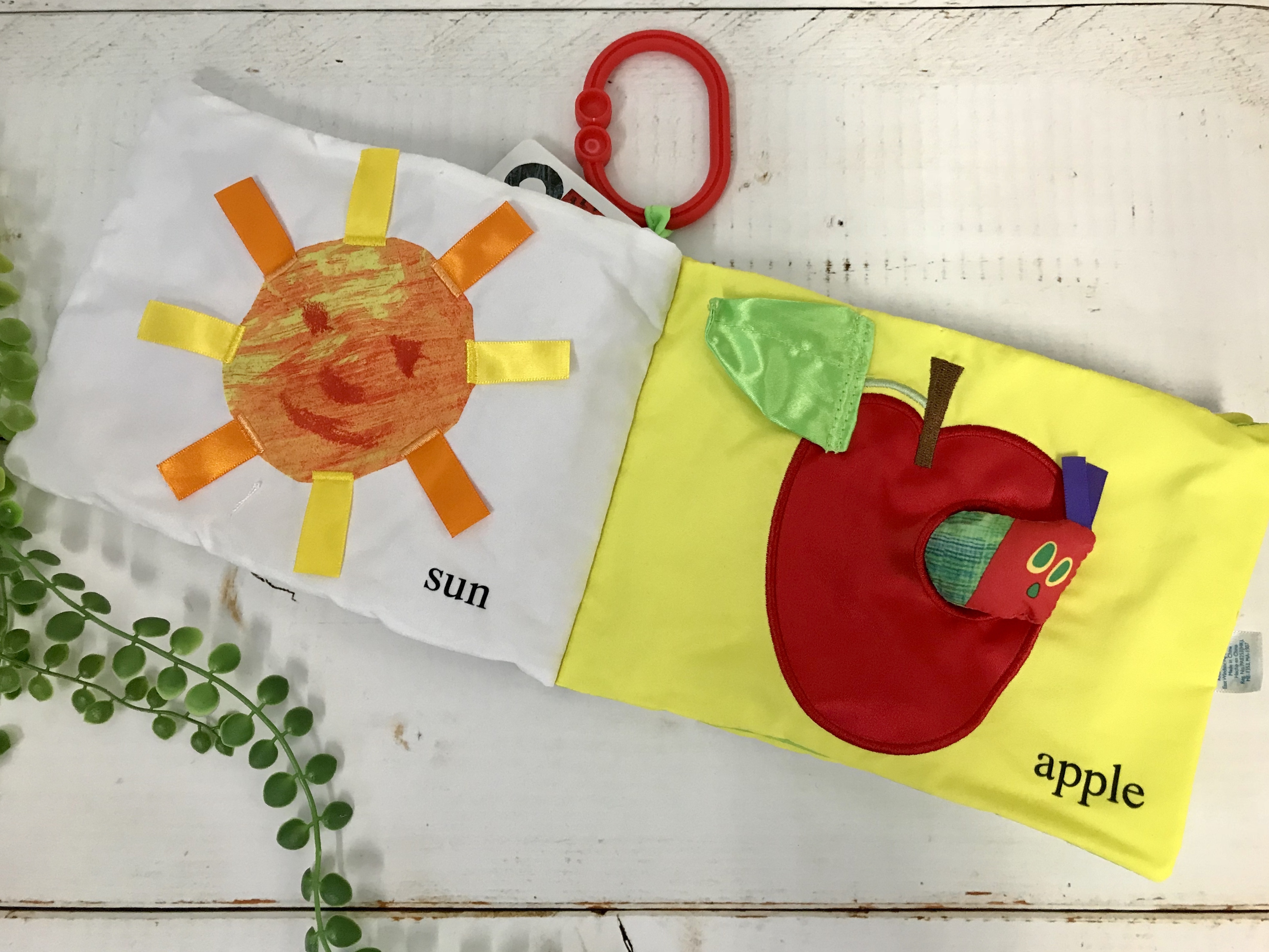 はらぺこあおむし ソフトブック 付き おむつケーキ おむつケーキ 出産祝い ギフト オシャレ 個性的 かわいい キャラクター おくりもの屋ショップ