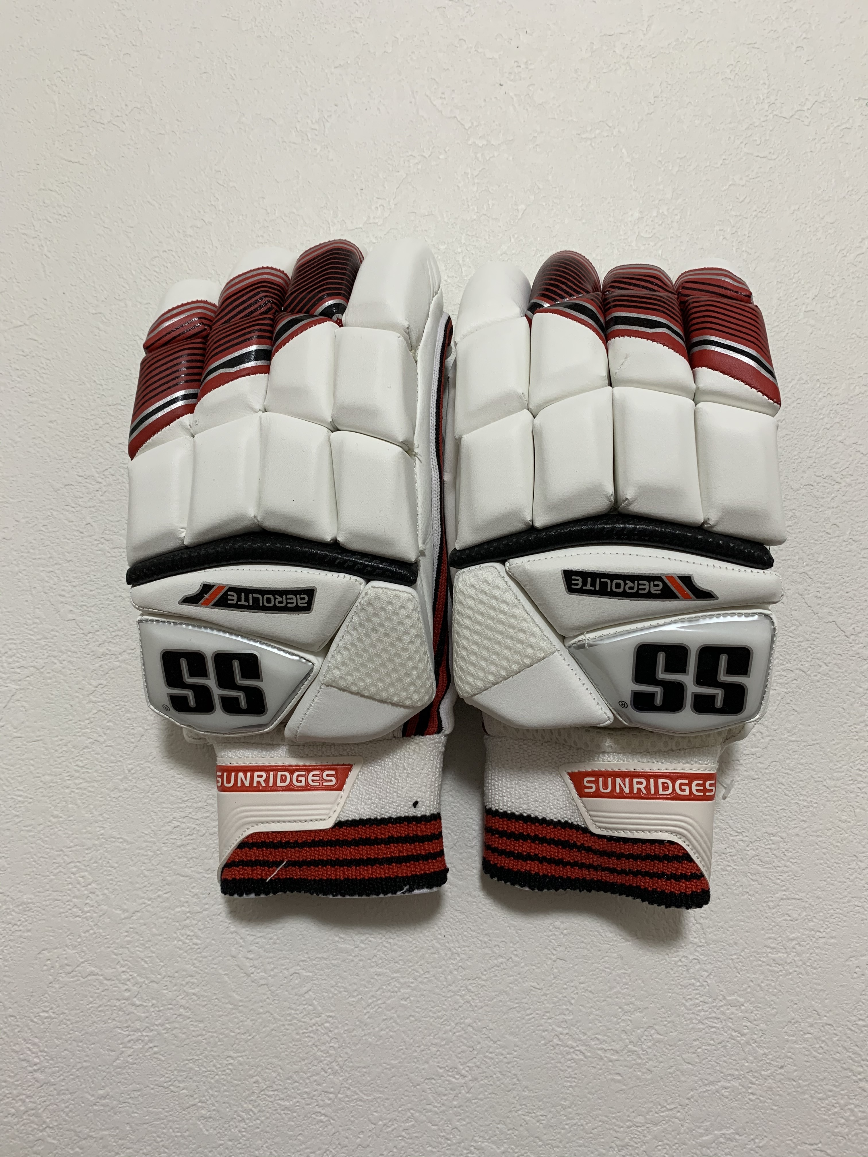 ss aerolite batting gloves