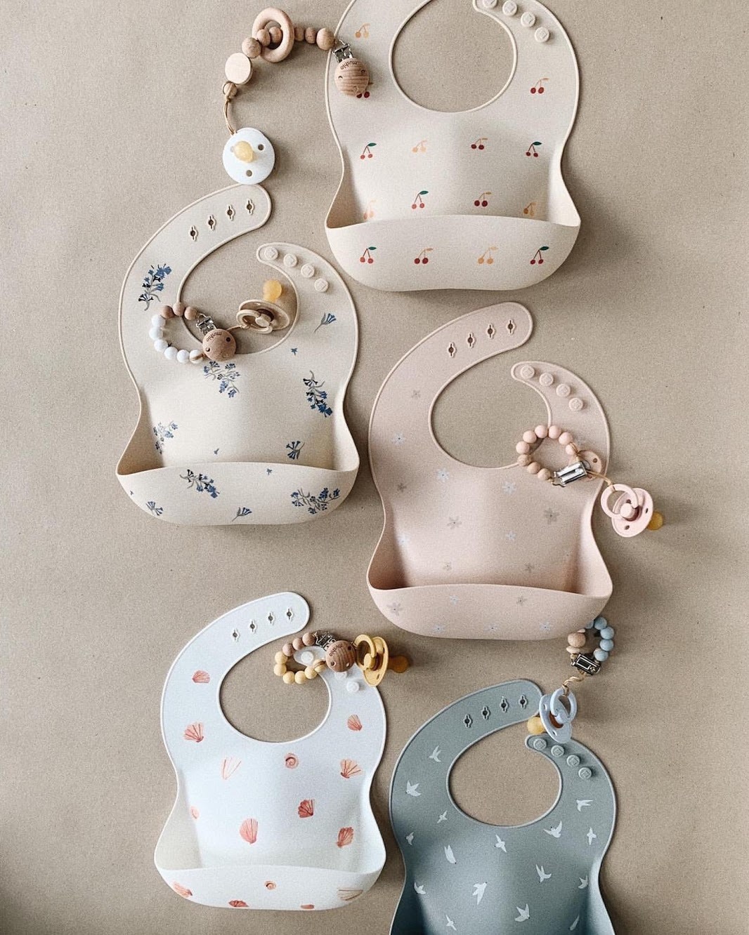 mushie silicone bibs