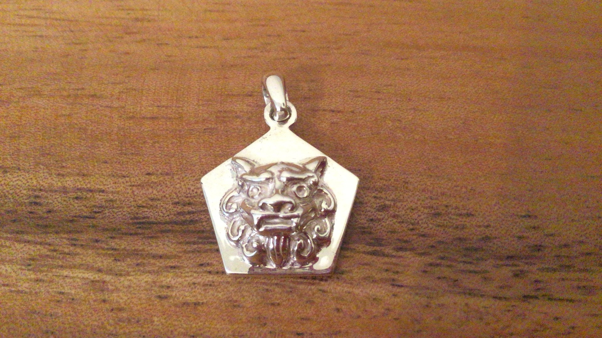 シーサー アクセサリー シルバー 925 お守り 合格祈願 沖縄 おすすめ お土産 贈り物 ありがとう プレゼント 島元屋