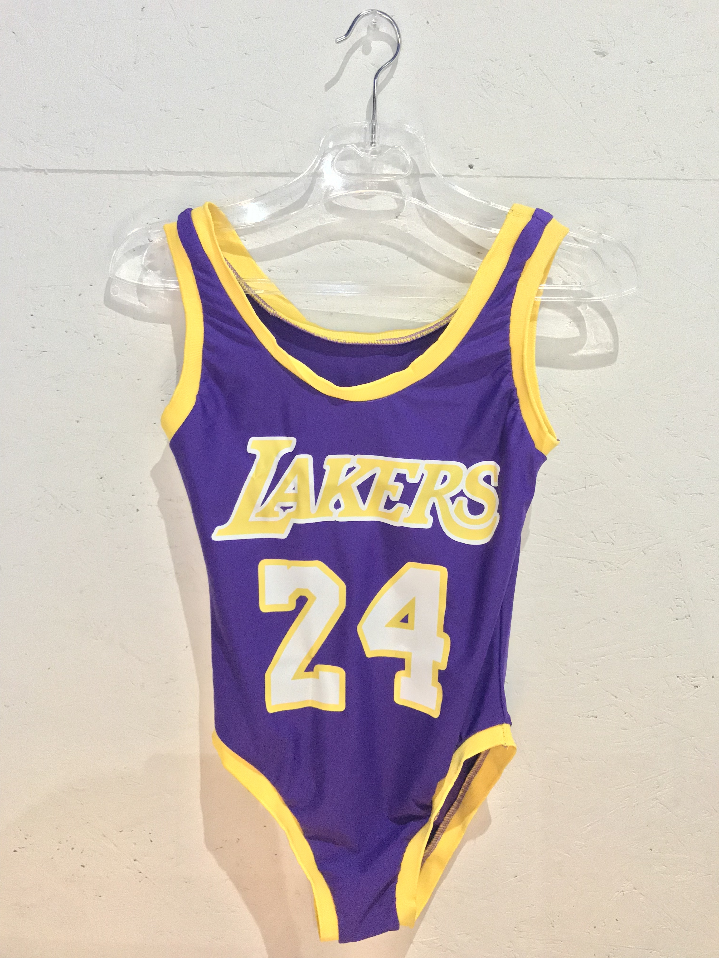 ネコポス対応 Lakersスイムウェア レイカーズ Nba バスケ Laインポート Laスタイル ビッチ 海外ファッション 海外セレブ グラマラス セクシー ゴージャス ダンサー 衣装 ヒップホップ ストリート 西海岸 パーティー クラブ B系 Bガール One Hundred