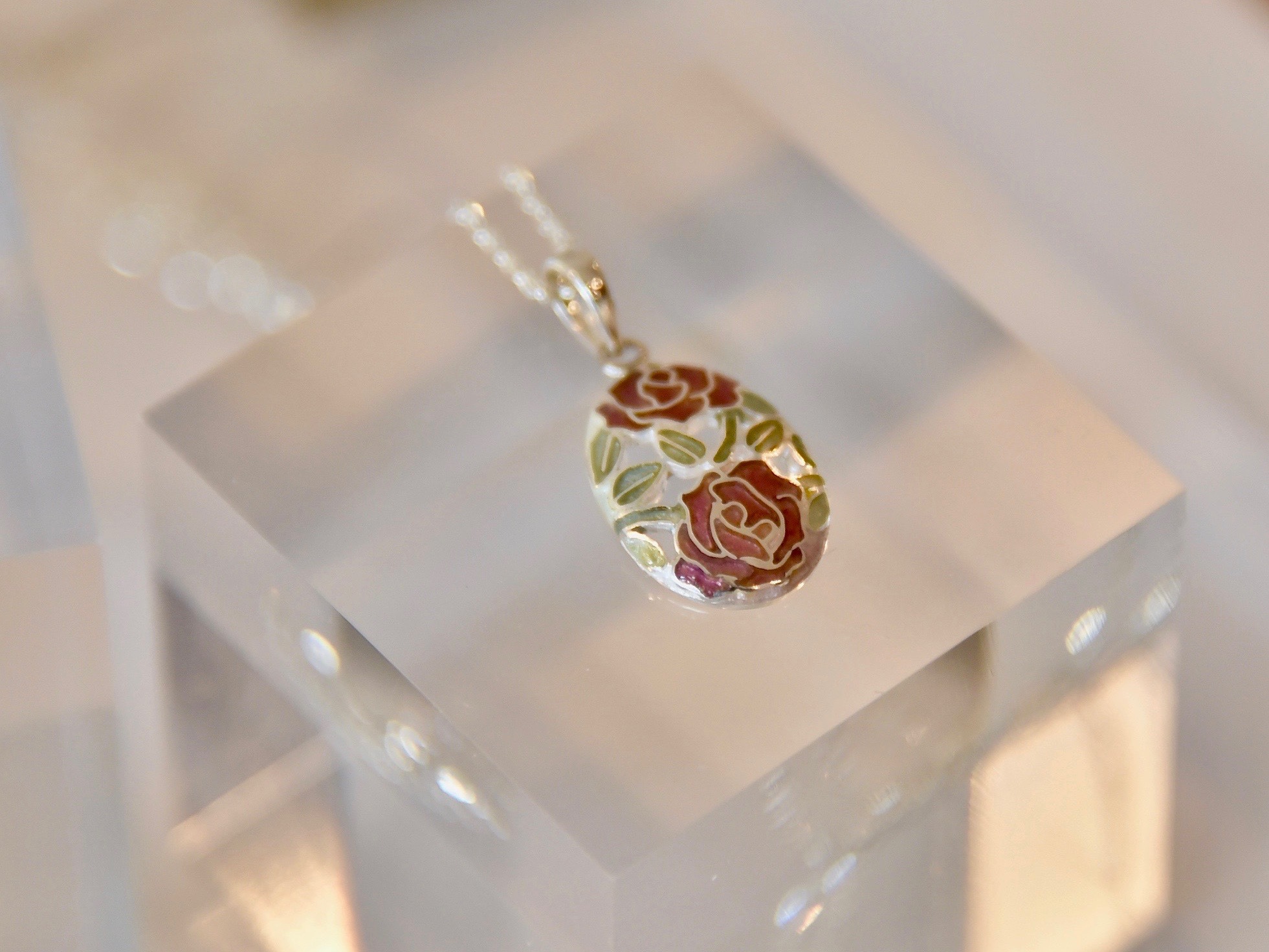 有線七宝 透かしネックレス 薔薇 Silver925 赤紫 Harui Kikuchi Enamel Jewelry 有線七宝 透かしネックレス 薔薇 Silver925 赤紫 Harui Kikuchi Enamel Jewelry