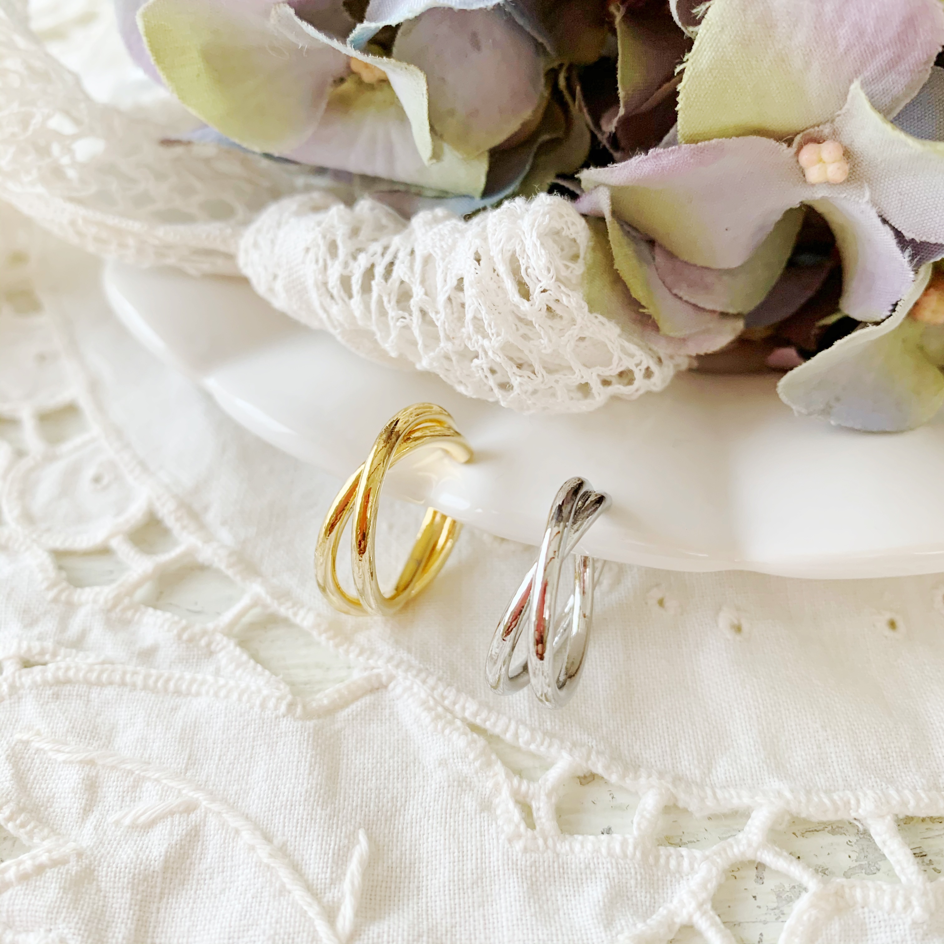 日本製 交差ダブルフープのイヤーカフ ニッケルフリー Ange