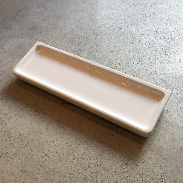 【再入荷】陶器製の化粧棚 まだがんばらせてください