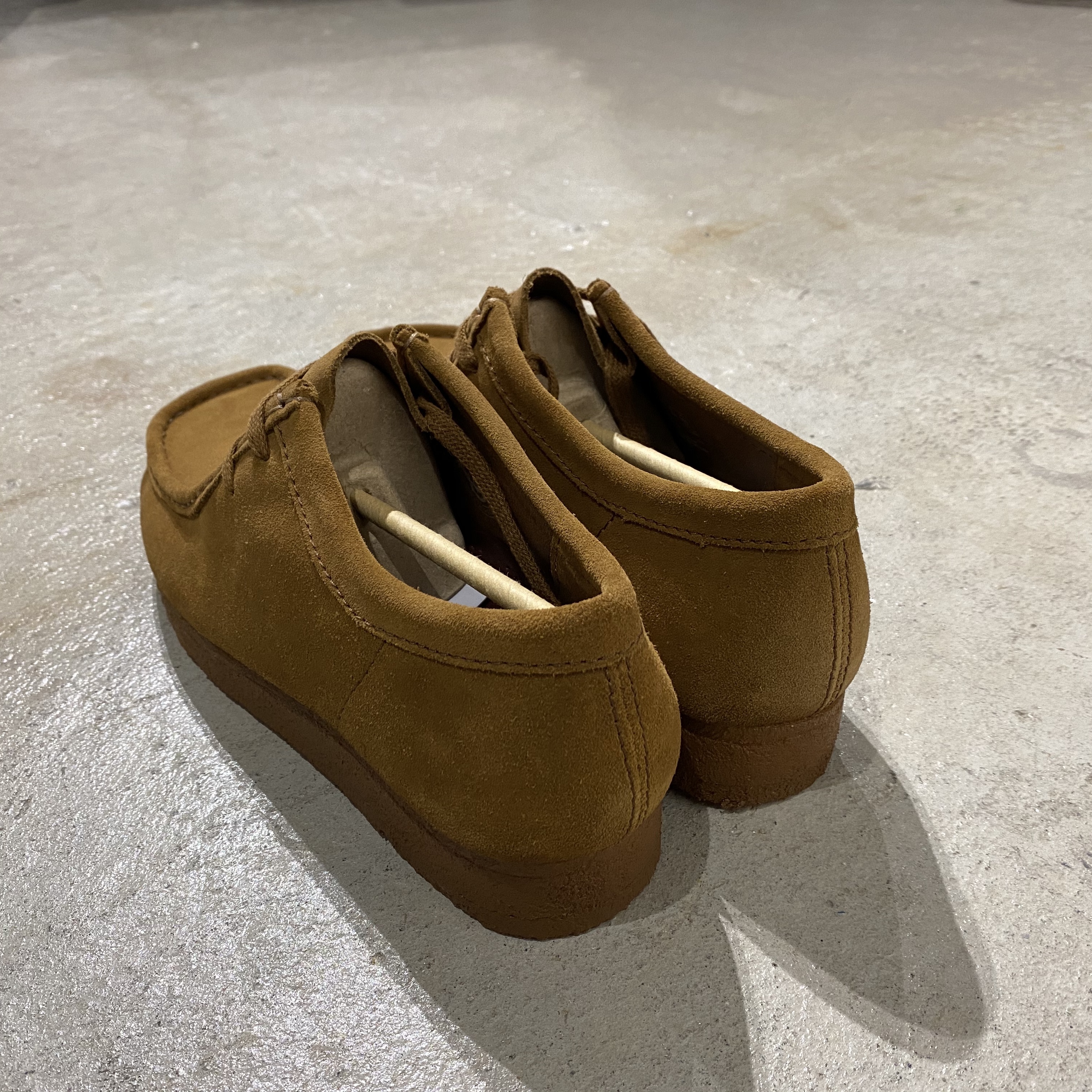 clarks wallabees cola