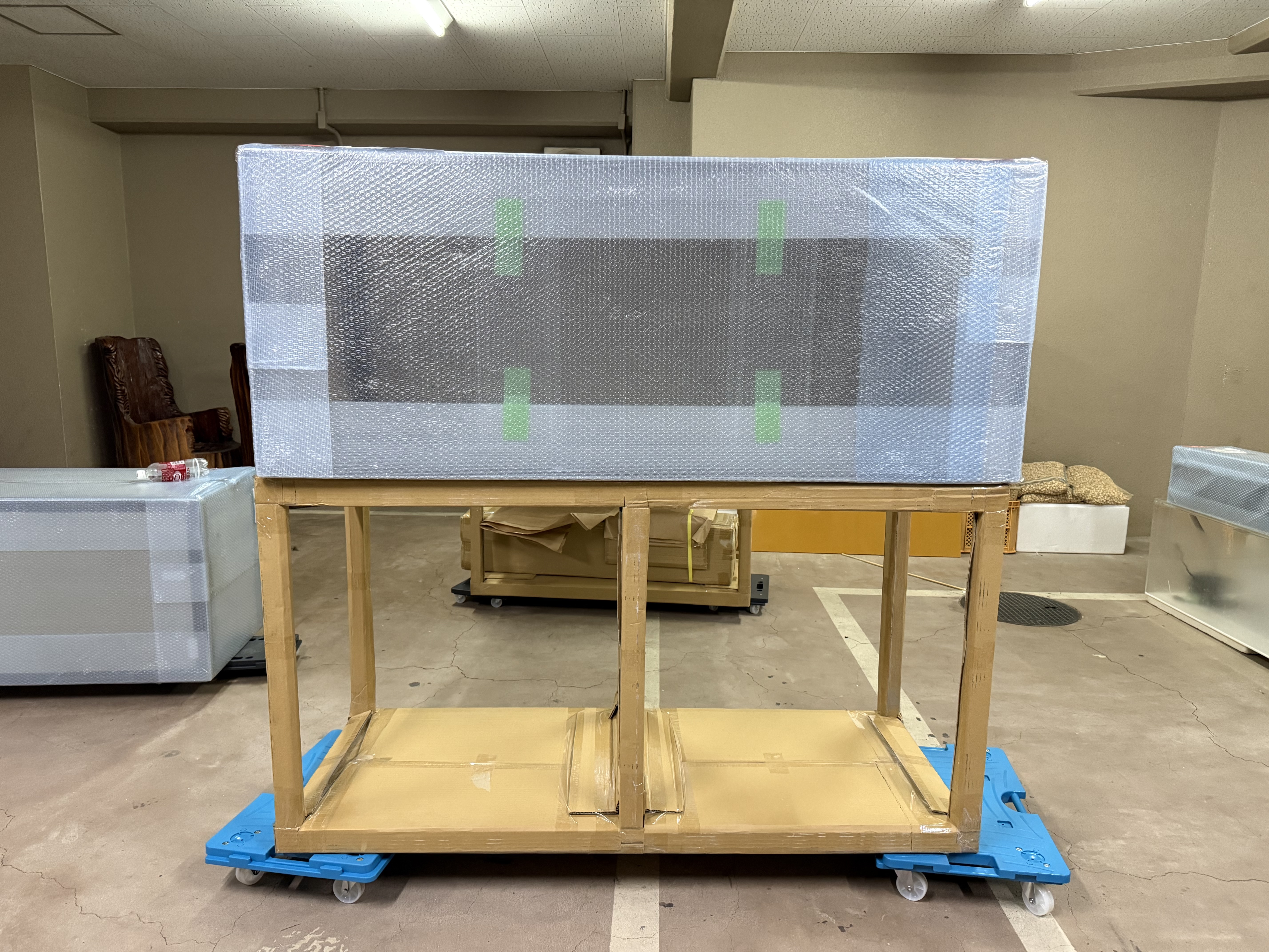 【新品水槽アクリル製上部濾過槽セット】　埼玉カンテツ　1200×600×600  黒帯あり　底面黒水槽　※写真はサンプル