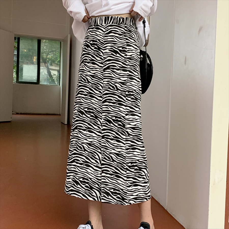 大人可愛いゼブラ柄マキシスカート ロング丈 ペンシルスカート こなれ感 カジュアル 夏 お出かけに 街角のカフェテラス