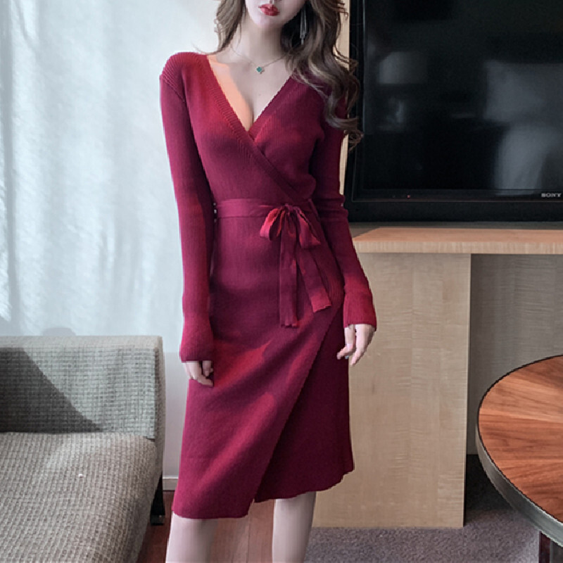 ワンピース ニット ３色展開 無地 おしゃれ 長袖 シンプル 赤 Vネック ワインレッド ブラック ベージュ Dresszone