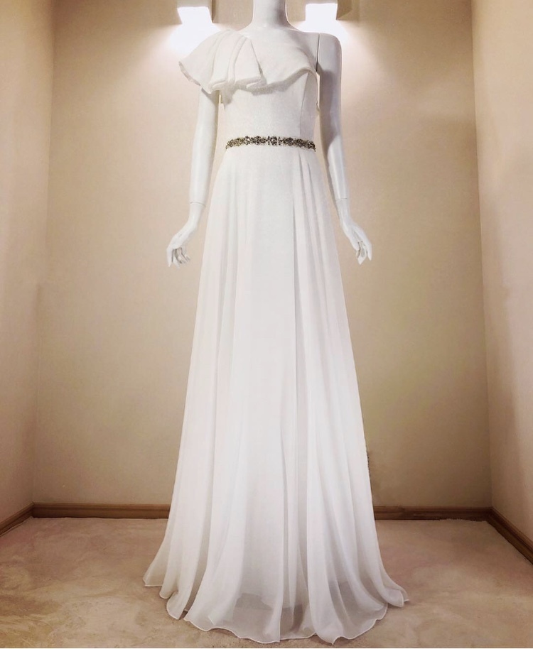 ワンショルダー オフホワイト Aライン ロングドレス Dressmm ワンショルダー オフホワイト Aライン ロングドレス Dressmm