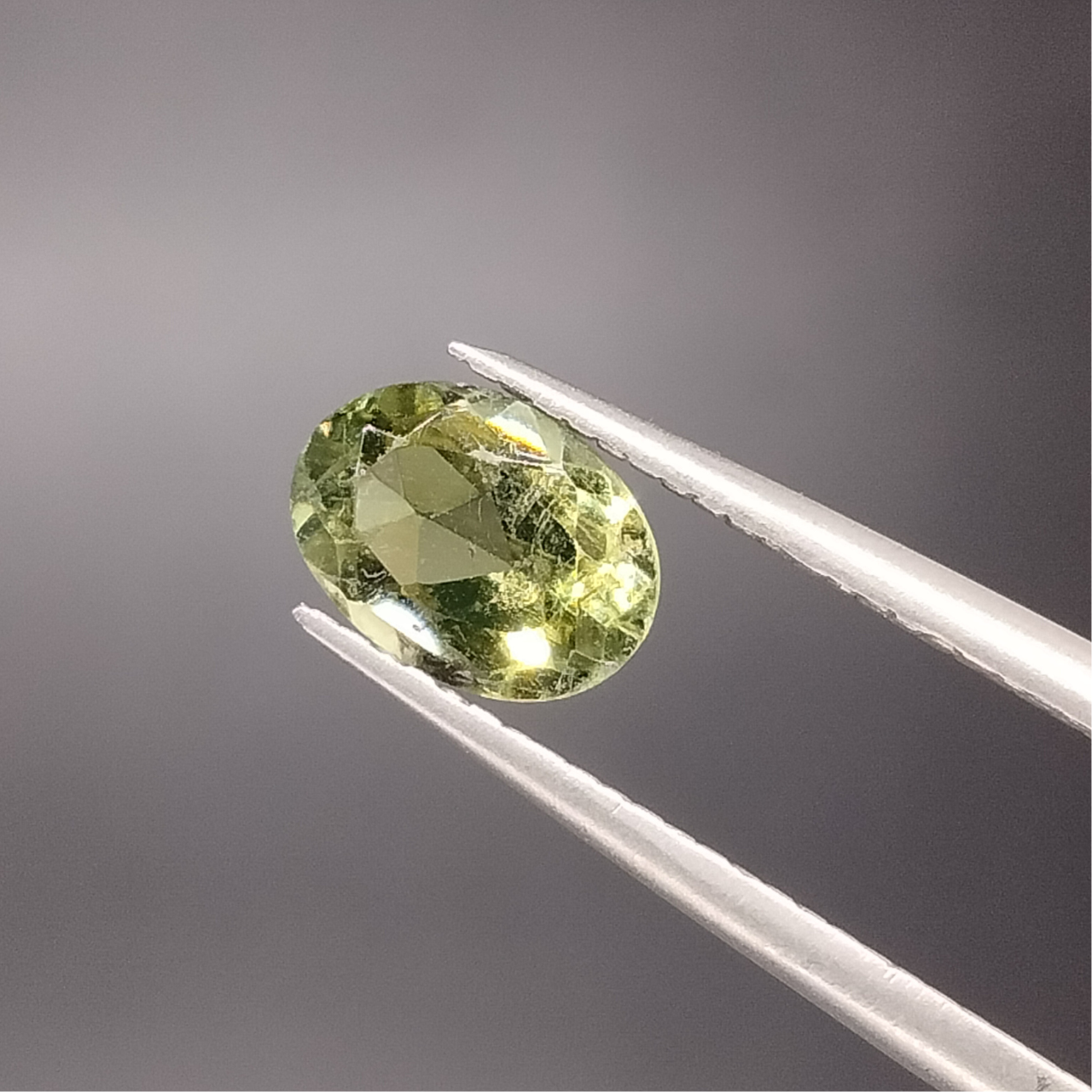 インクル推しのグリーントルマリン【0.86ct/6.9×5.1】