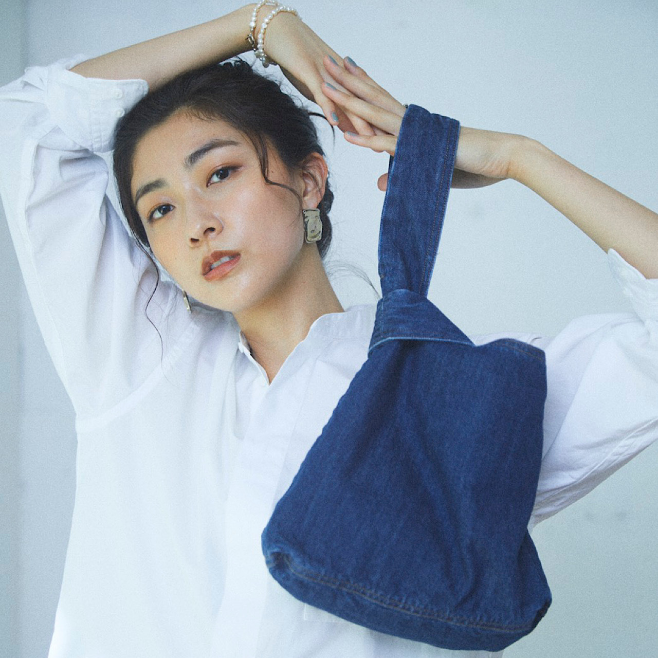 受注販売 熊井友理奈さんコラボ デザインハンドバッグ Mythik