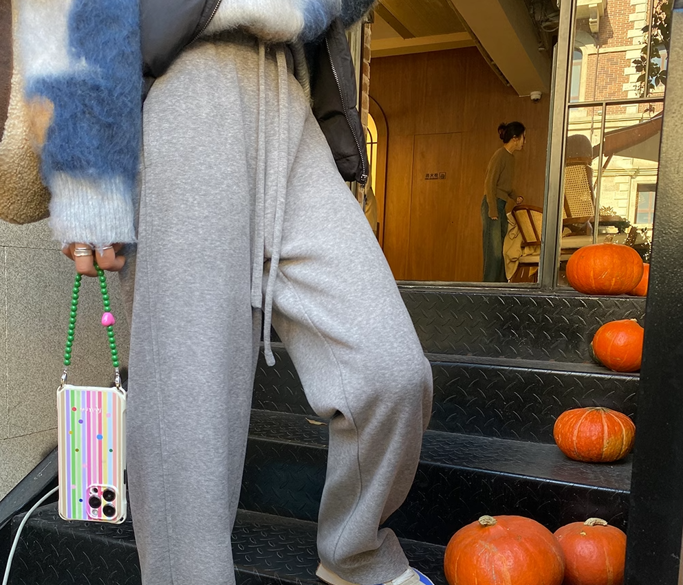 レディース パンツ ボトムス スラックス ロング ストレート ポケット ハイウエスト 伸縮性 フリース シンプル カジュアル おしゃれ こなれ感 ラフ 無地 秋 冬 お出かけ 旅行 休日 ショッピング